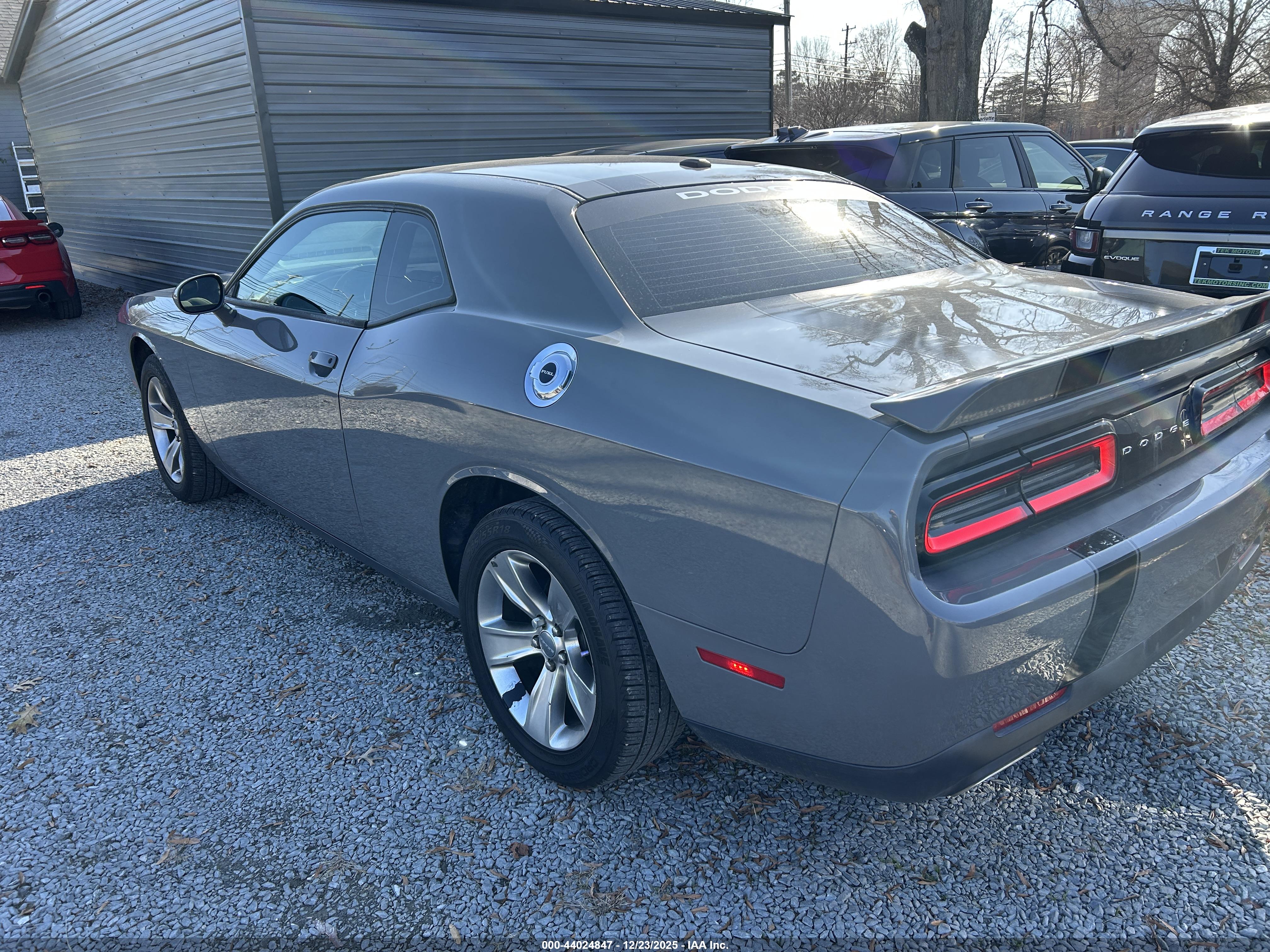 DODGE CHALLENGER image 3
