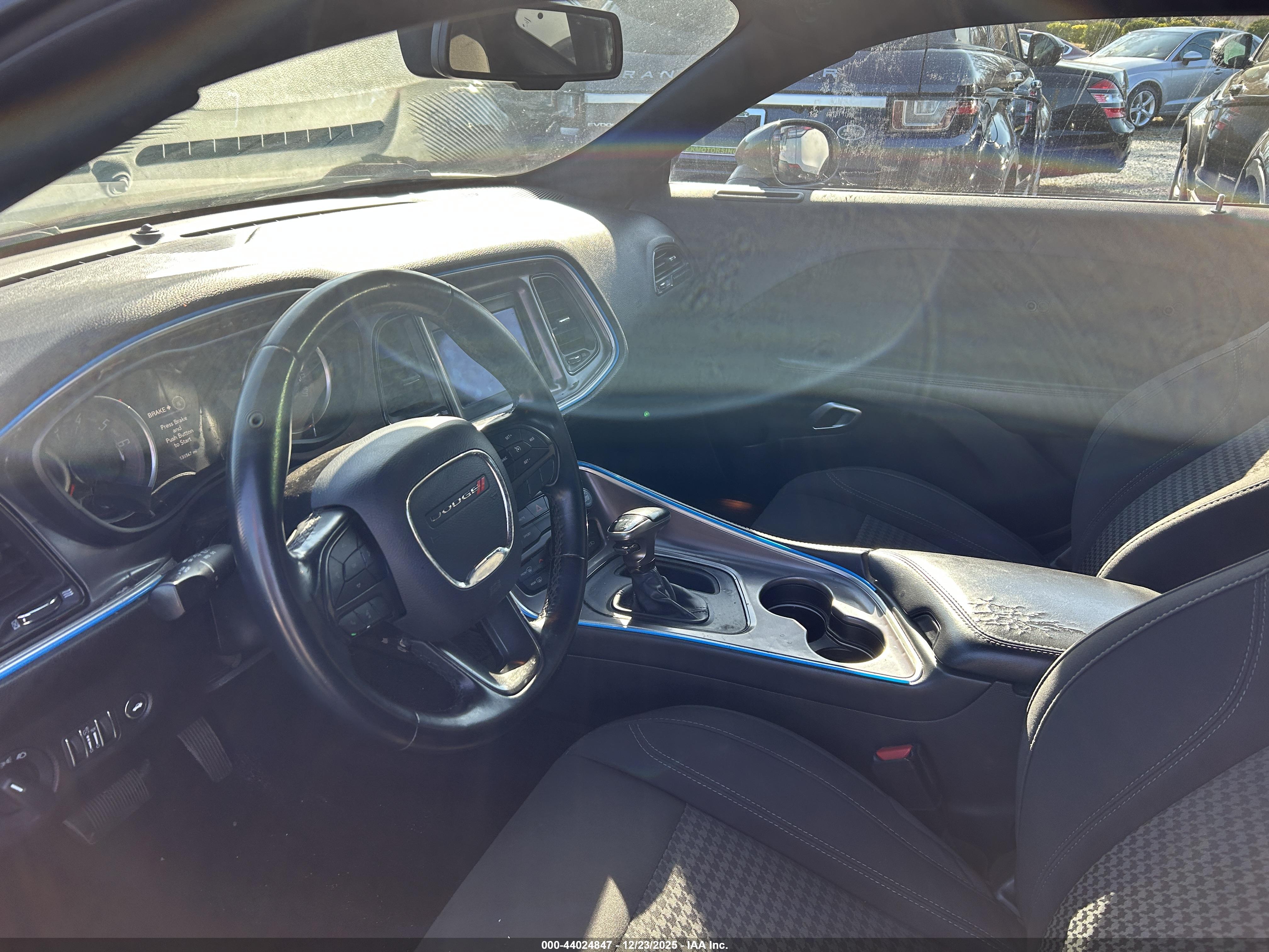 DODGE CHALLENGER image 5