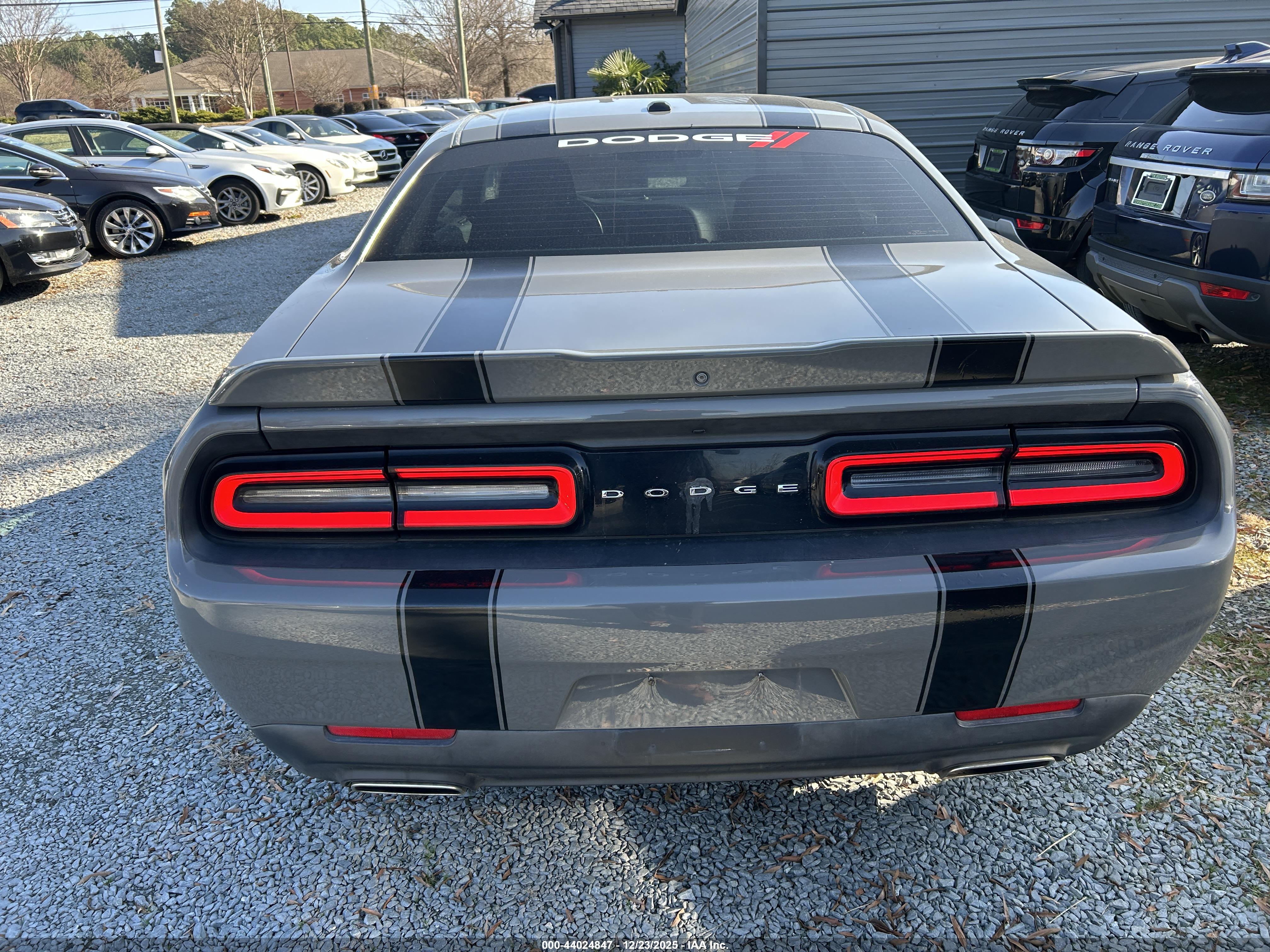 DODGE CHALLENGER image 6