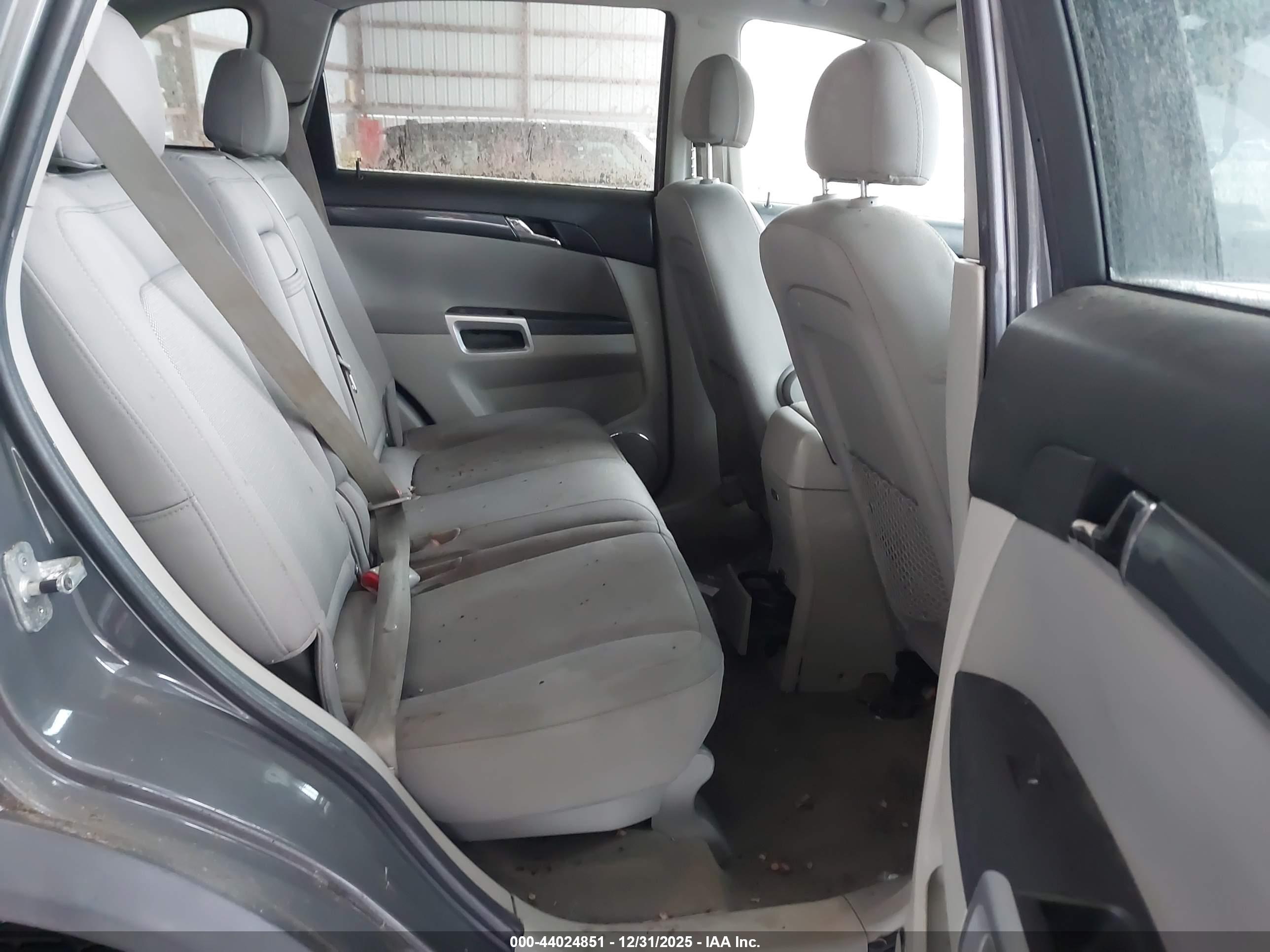 SATURN VUE image 8