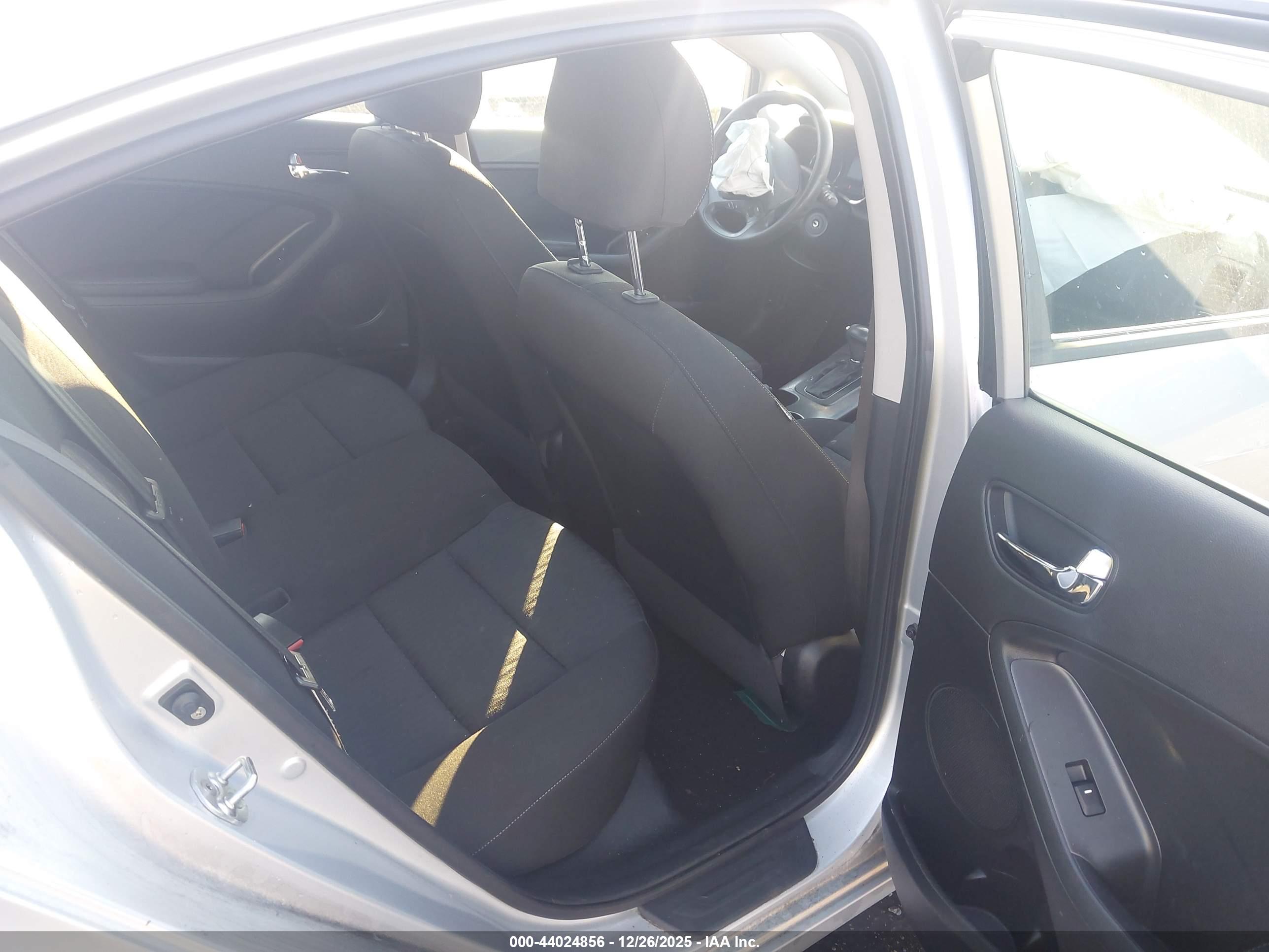 KIA FORTE image 8