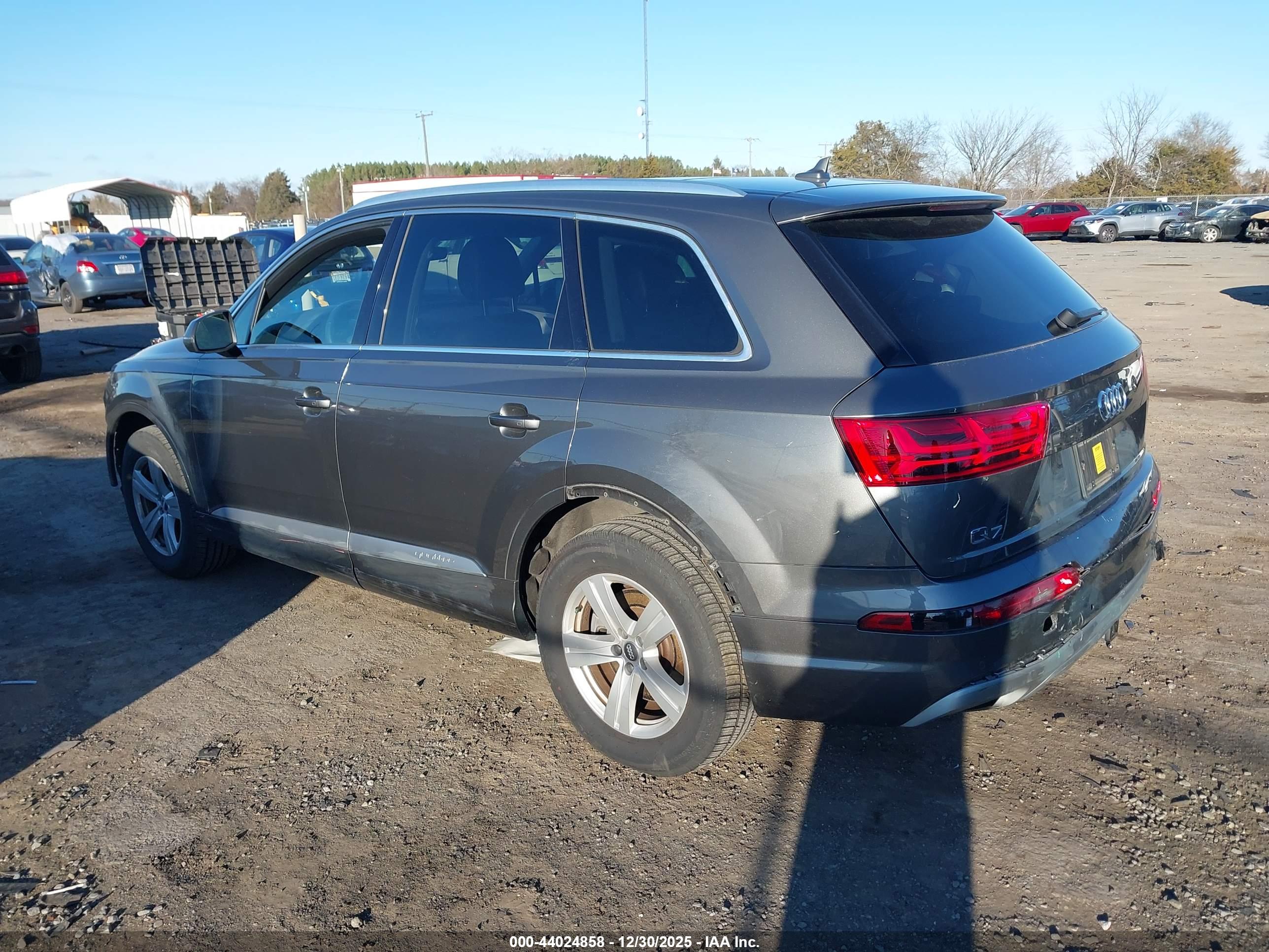 AUDI Q7 image 3