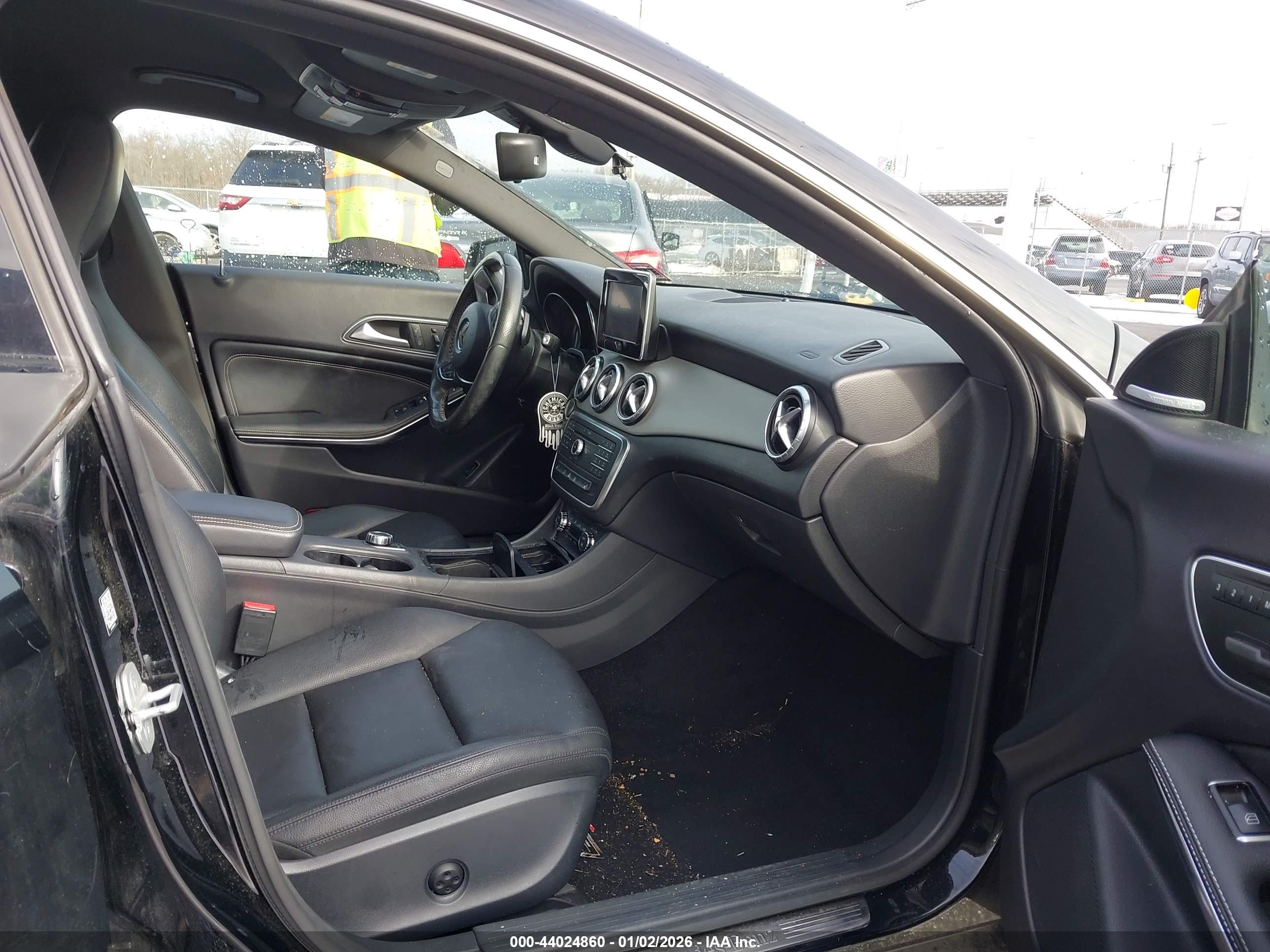 MERCEDES-BENZ CLA image 5