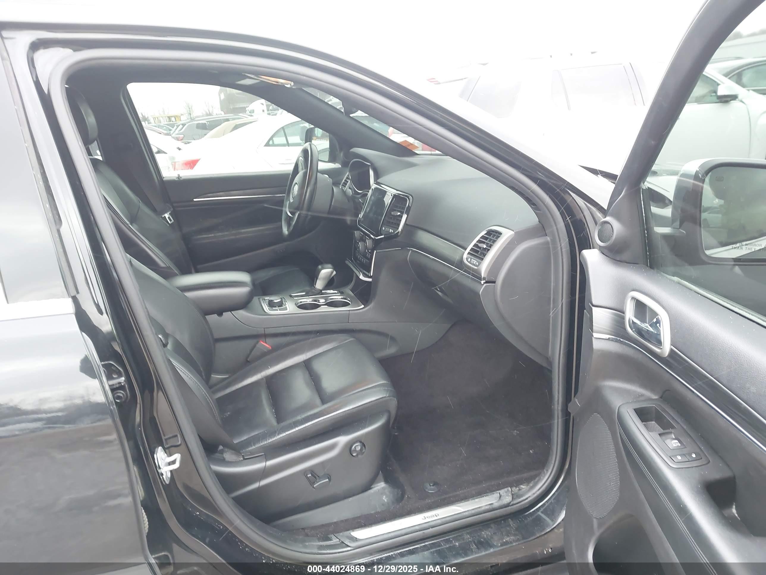 JEEP GRAND image 5