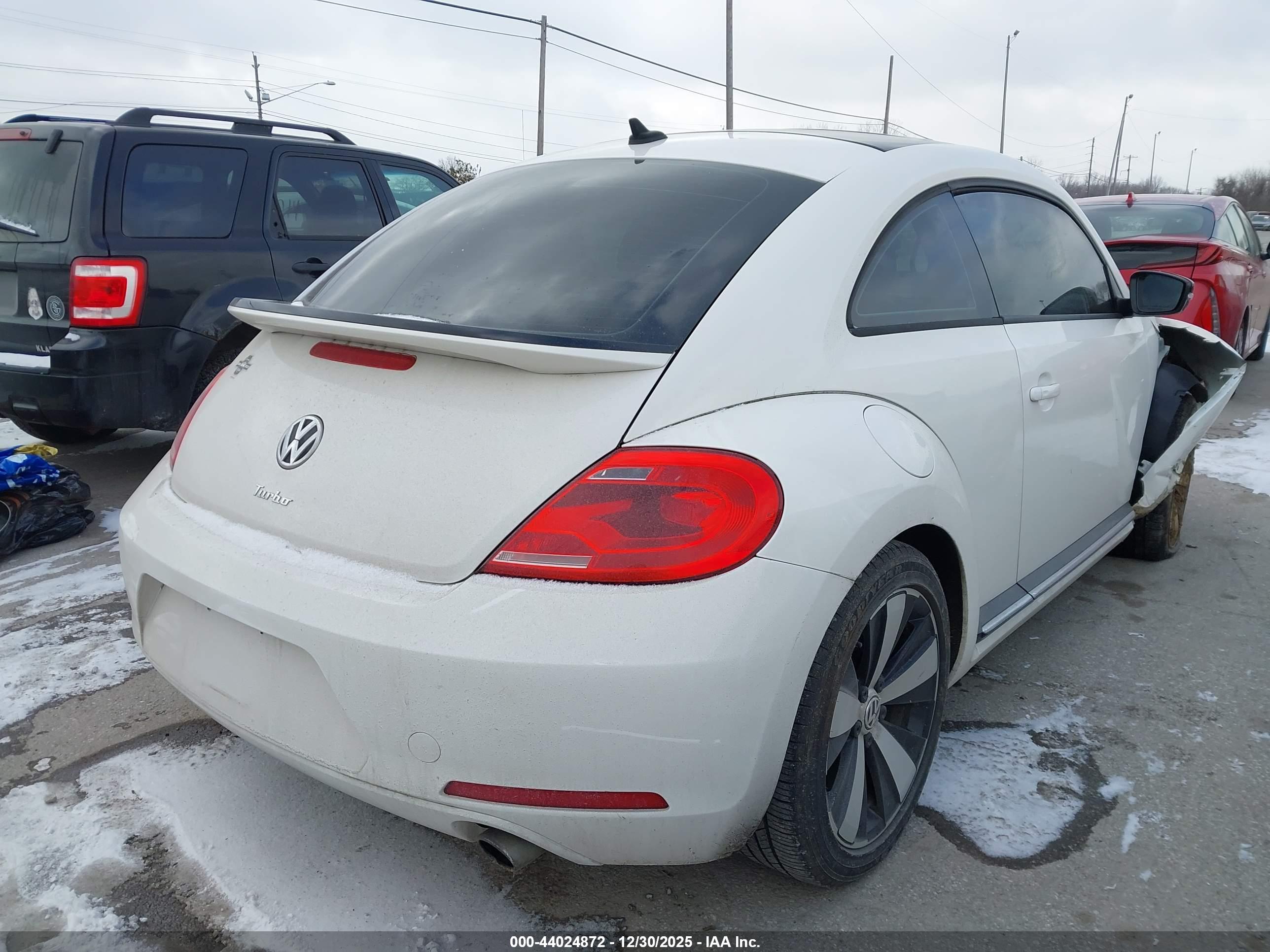 VOLKSWAGEN BEETLE image 4