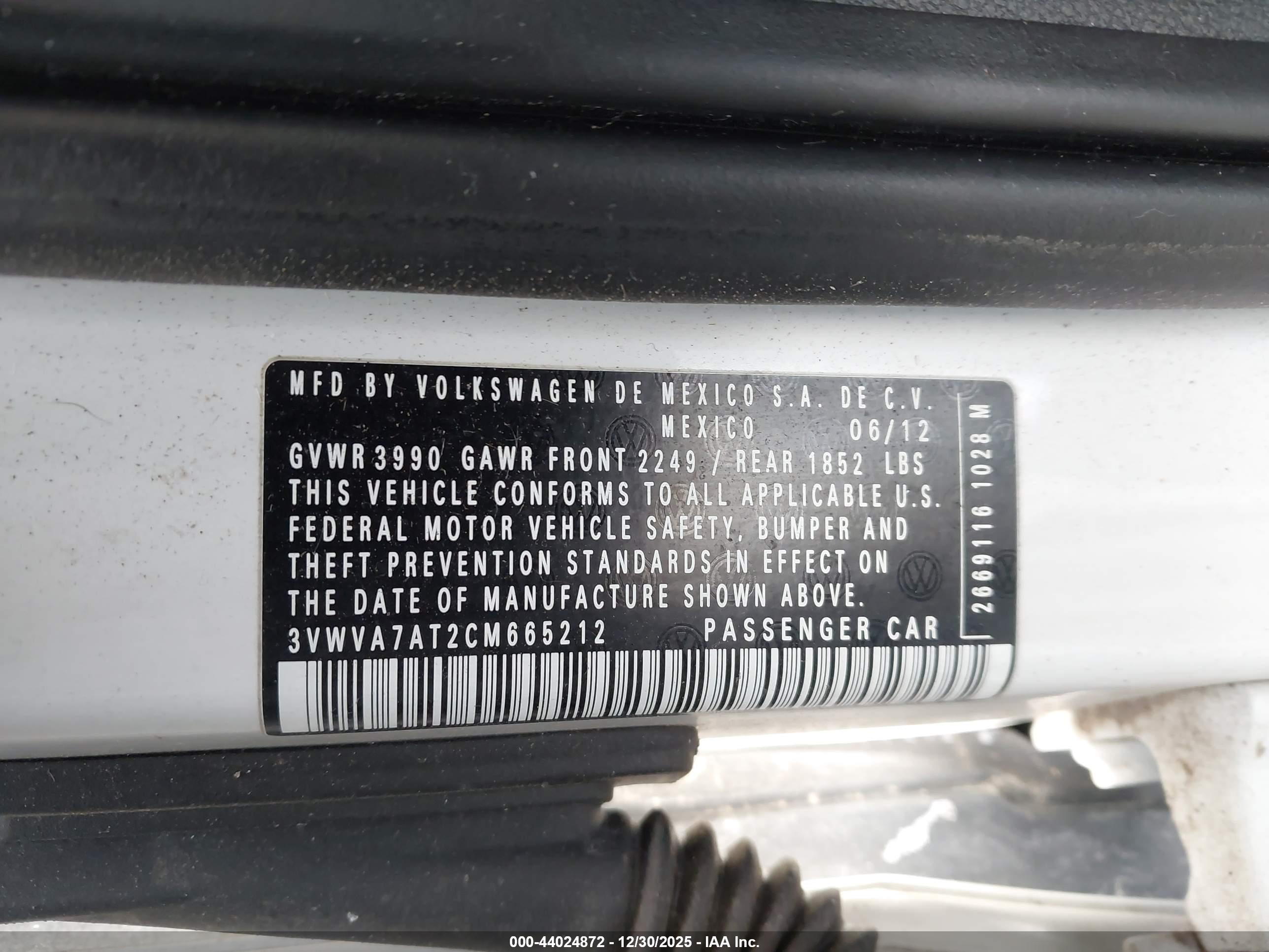 VOLKSWAGEN BEETLE image 9