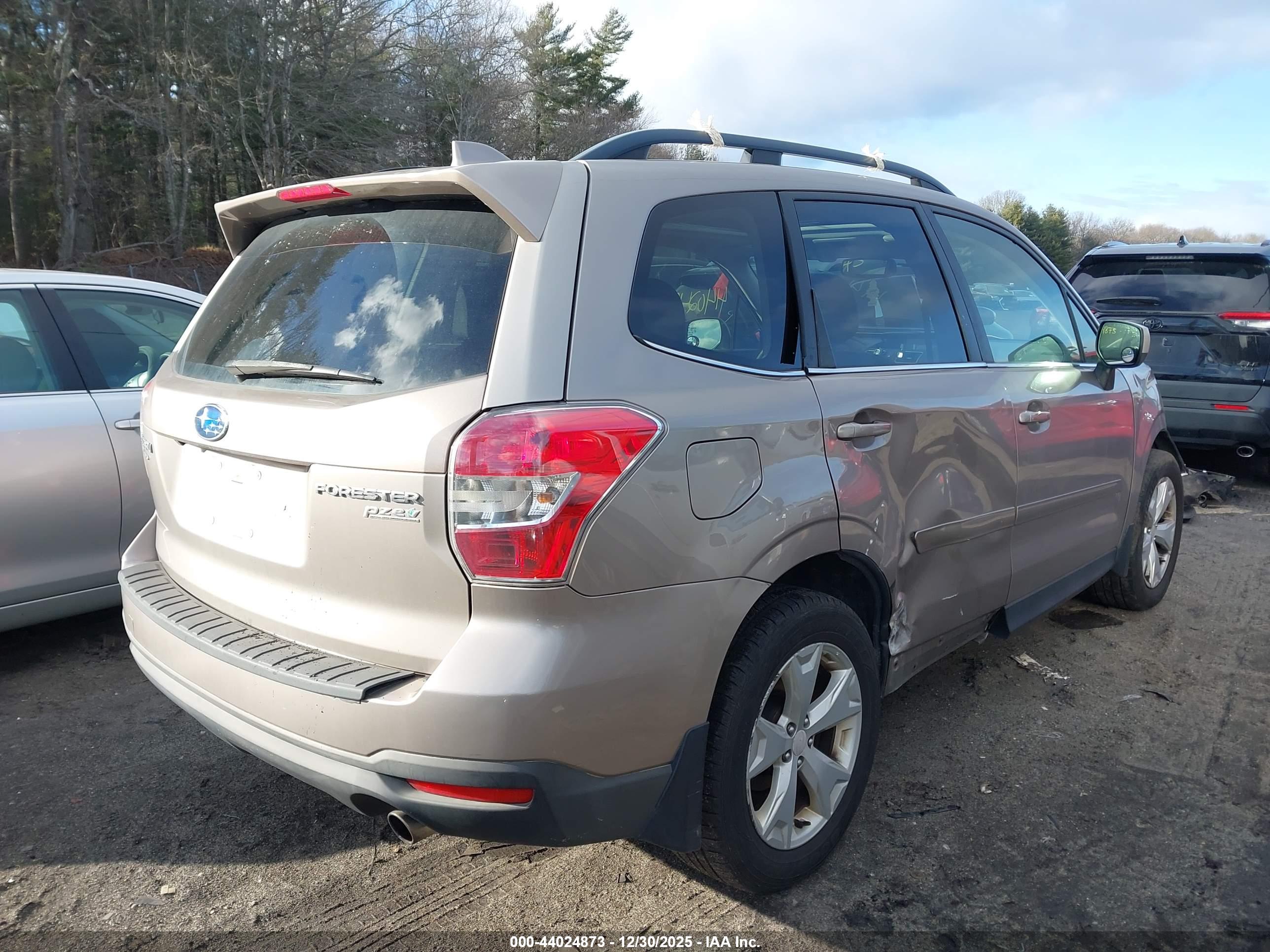 SUBARU FORESTER image 4