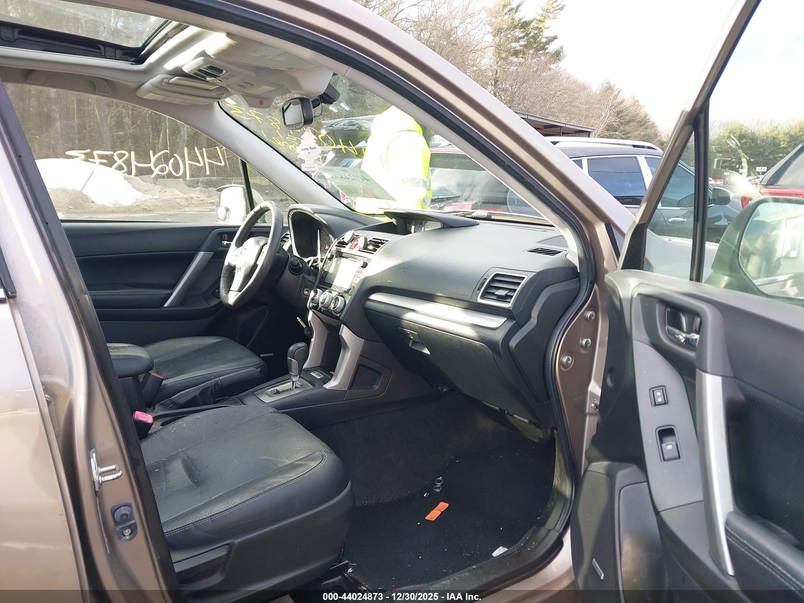 SUBARU FORESTER image 5
