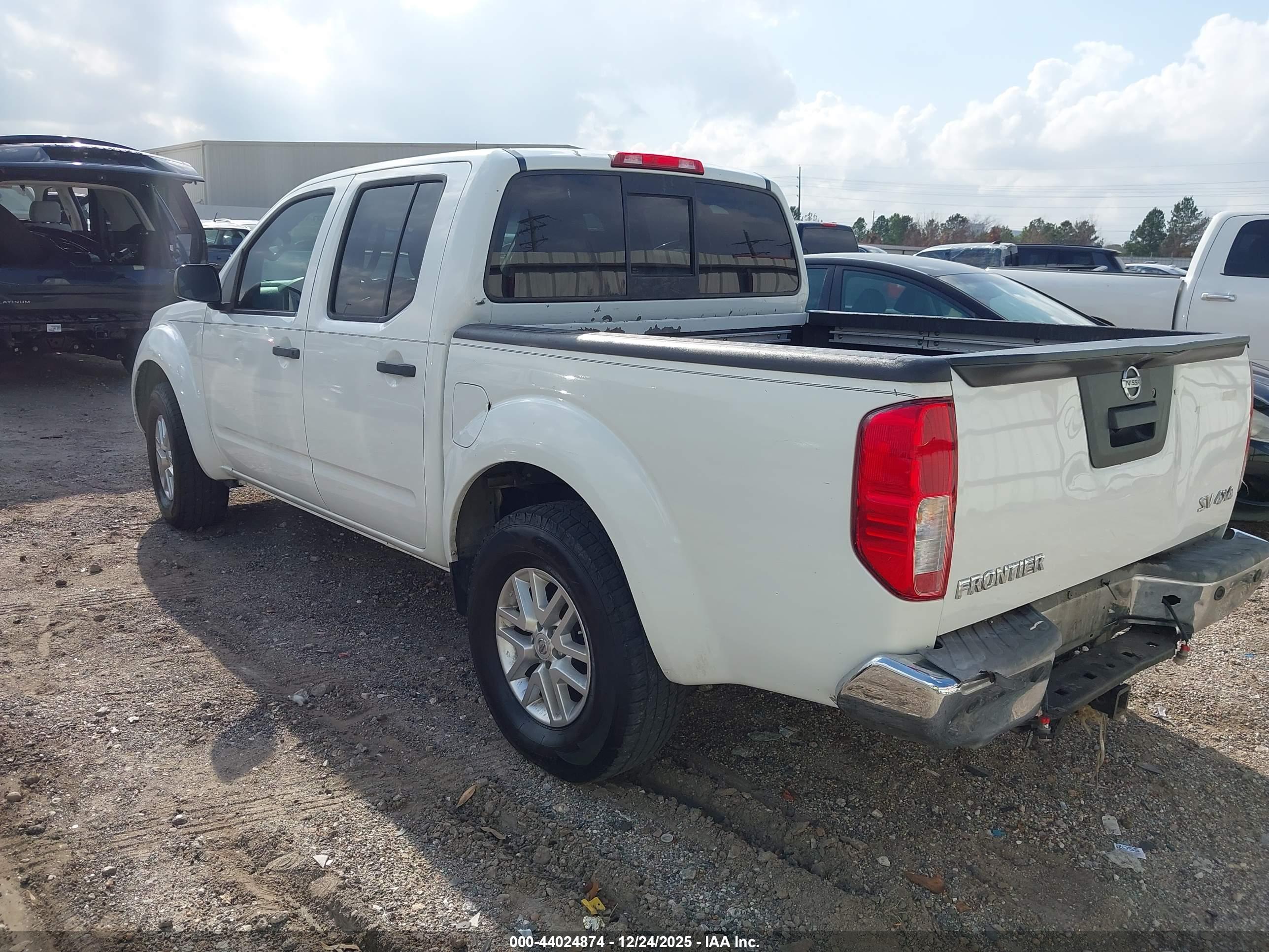 NISSAN FRONTIER image 3