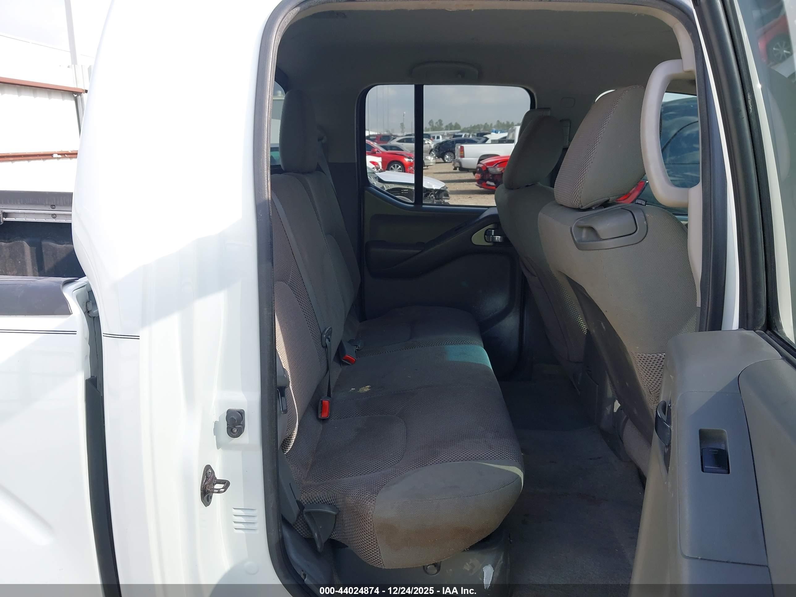 NISSAN FRONTIER image 8