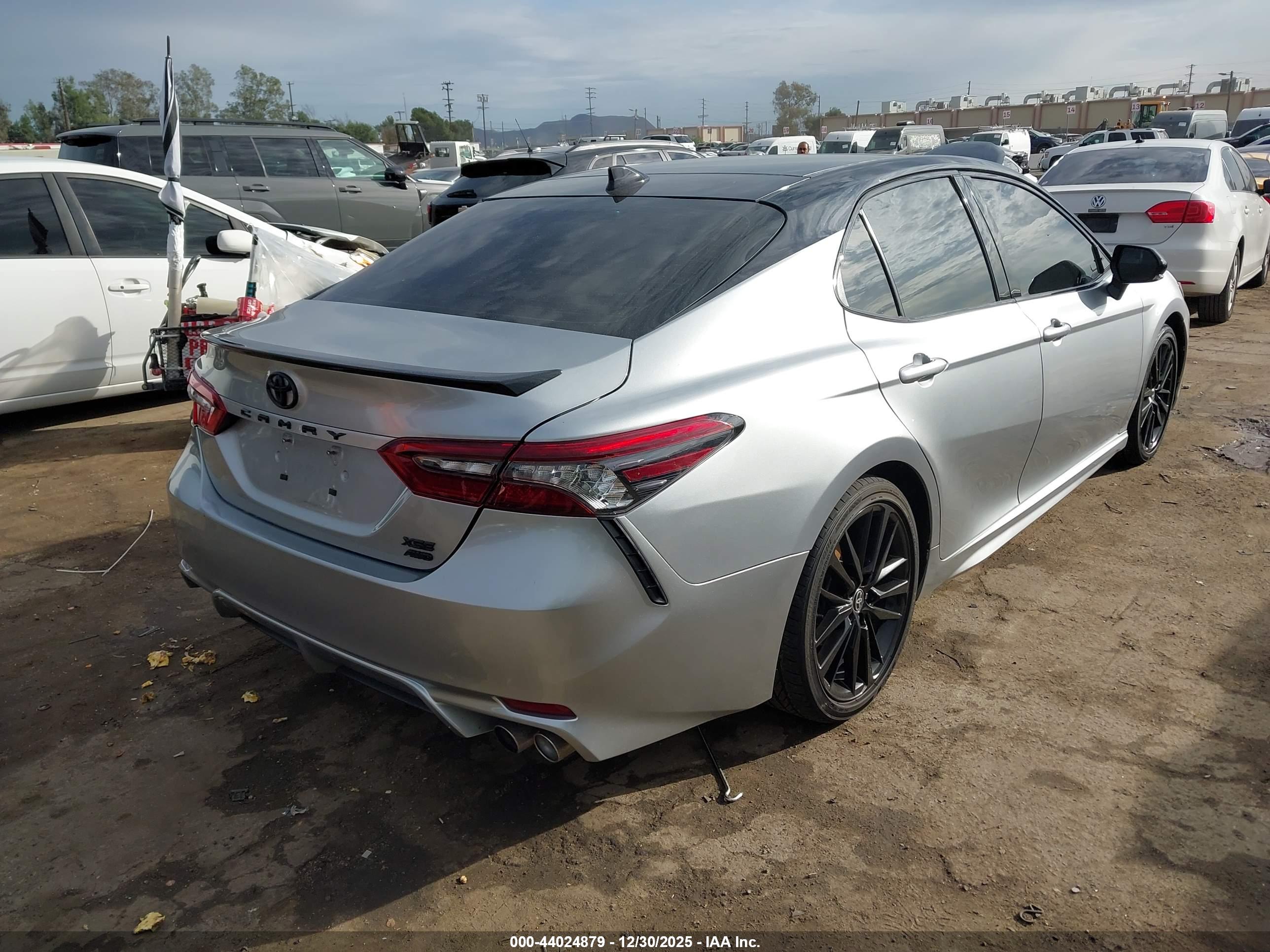 TOYOTA CAMRY image 4