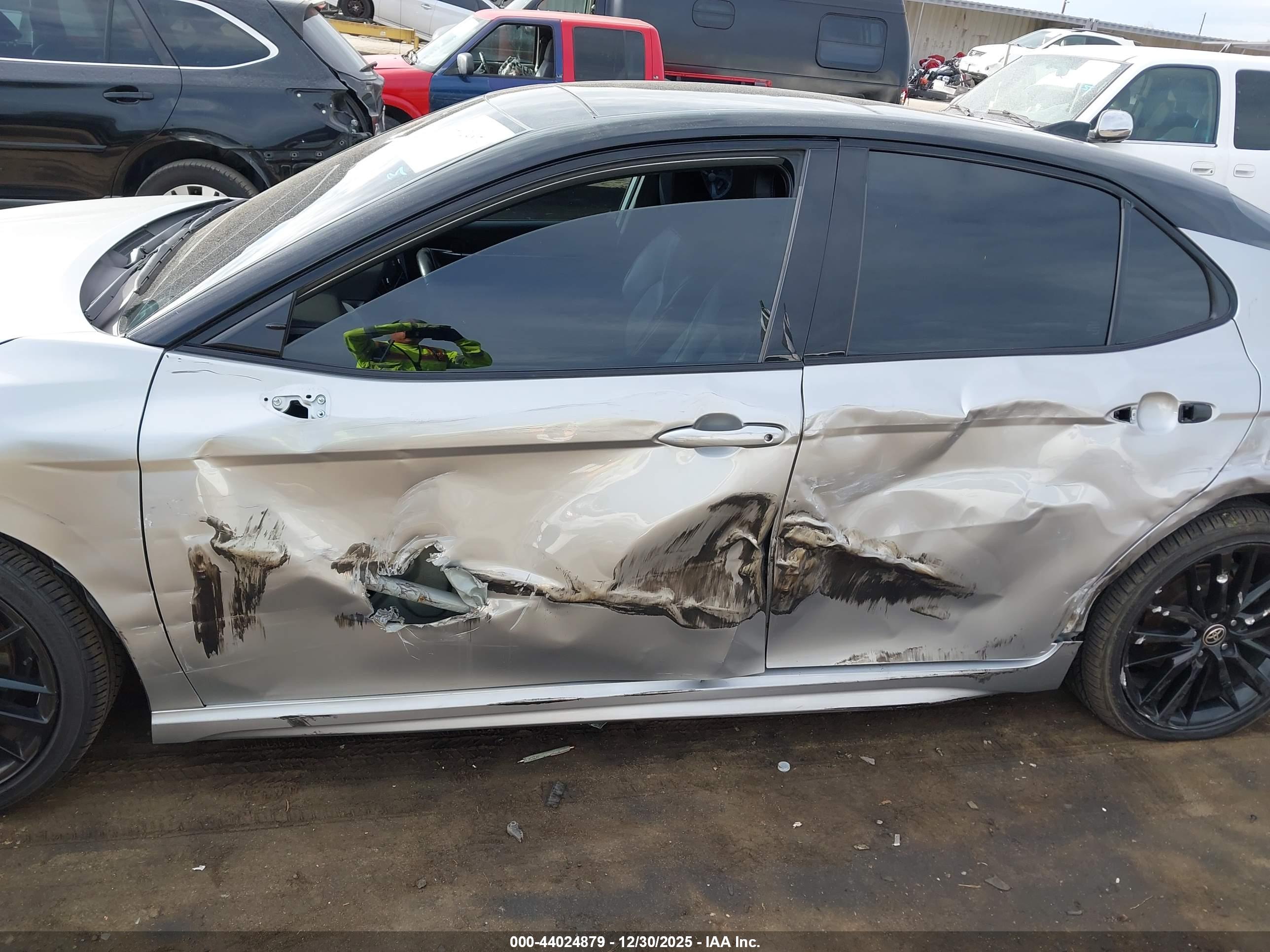 TOYOTA CAMRY image 6