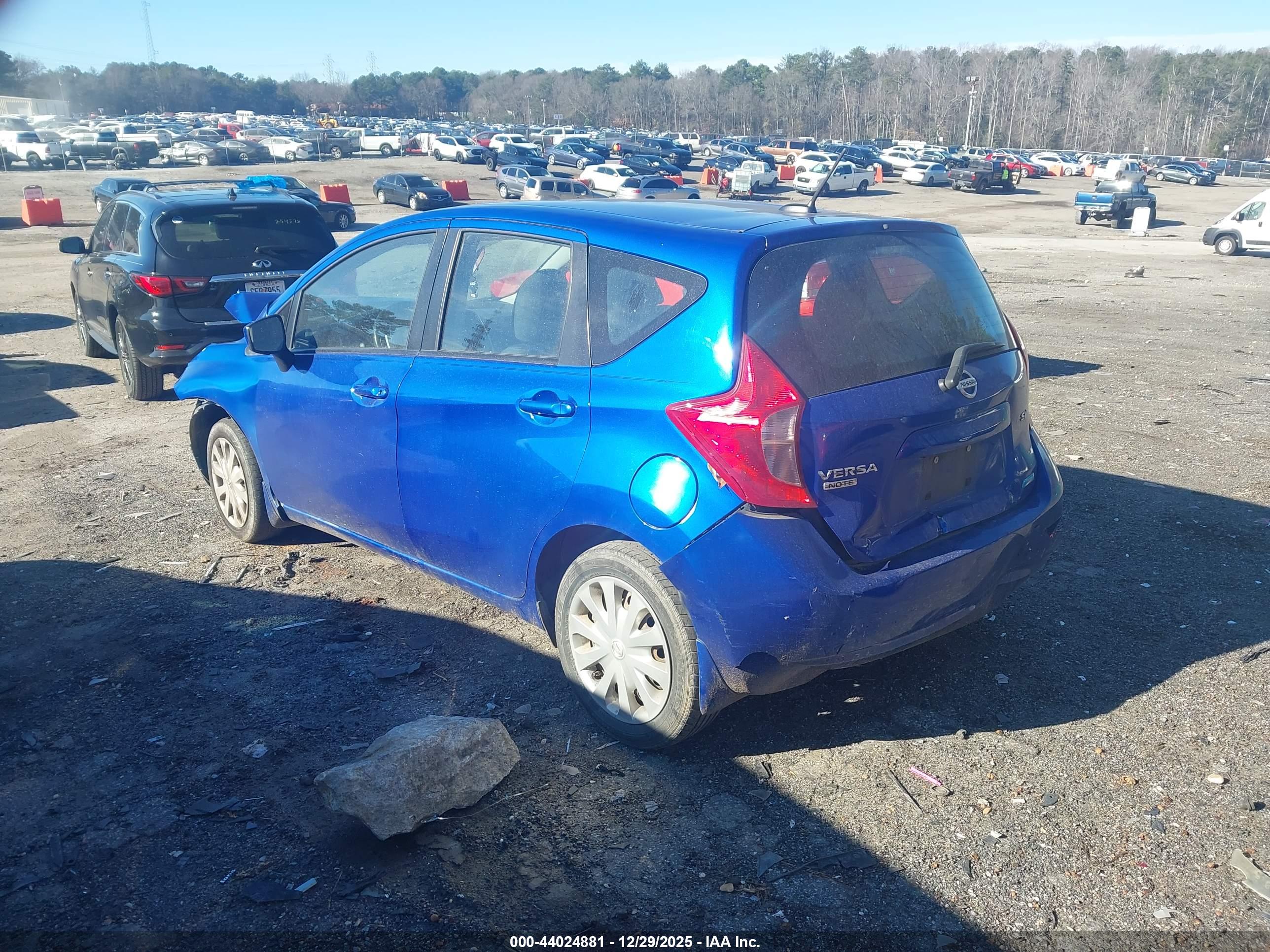 NISSAN VERSA image 3
