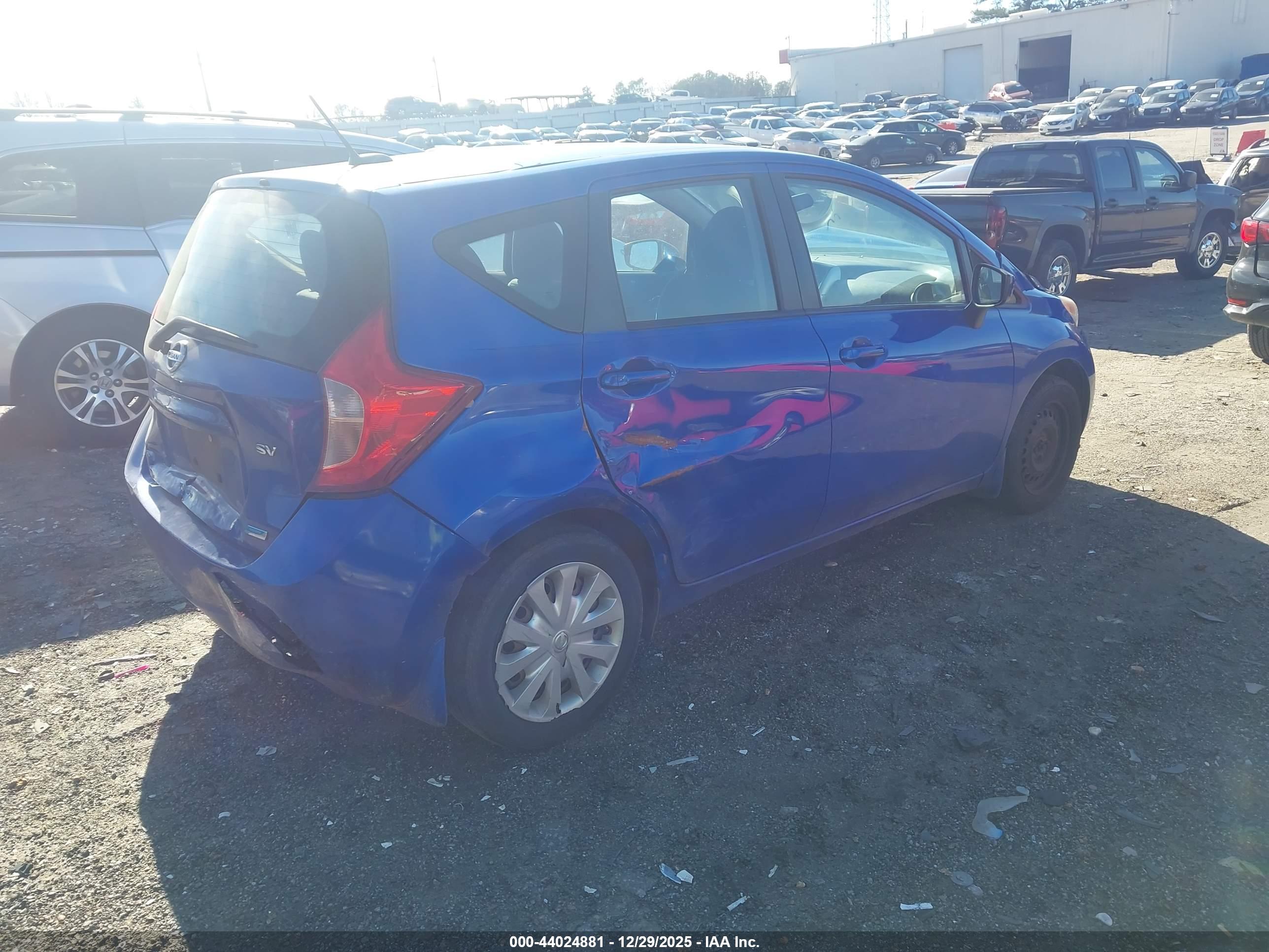 NISSAN VERSA image 4