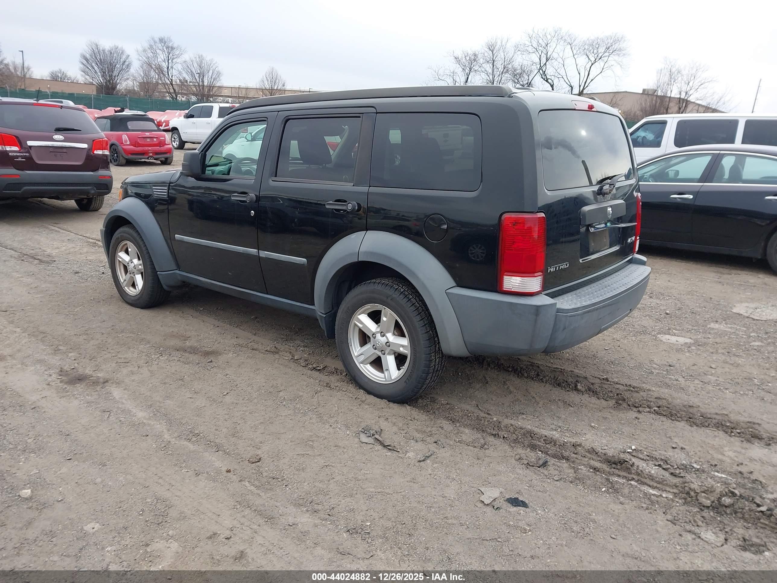 DODGE NITRO image 3
