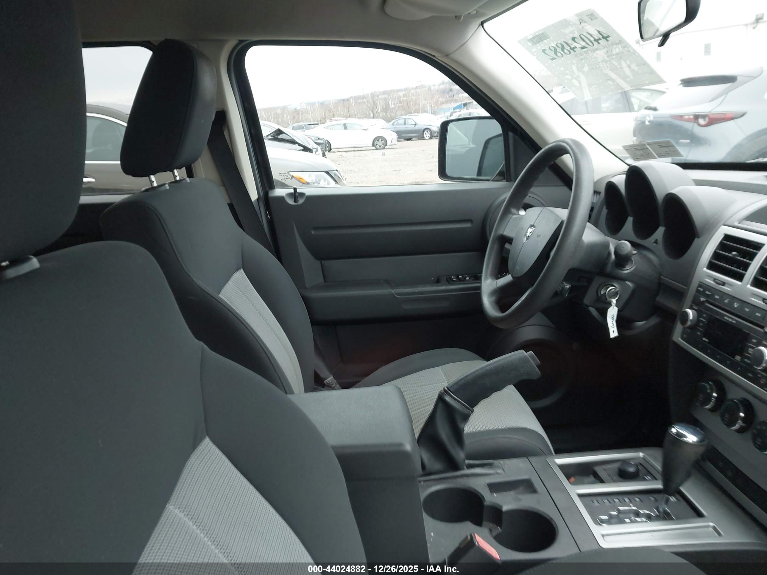 DODGE NITRO image 5