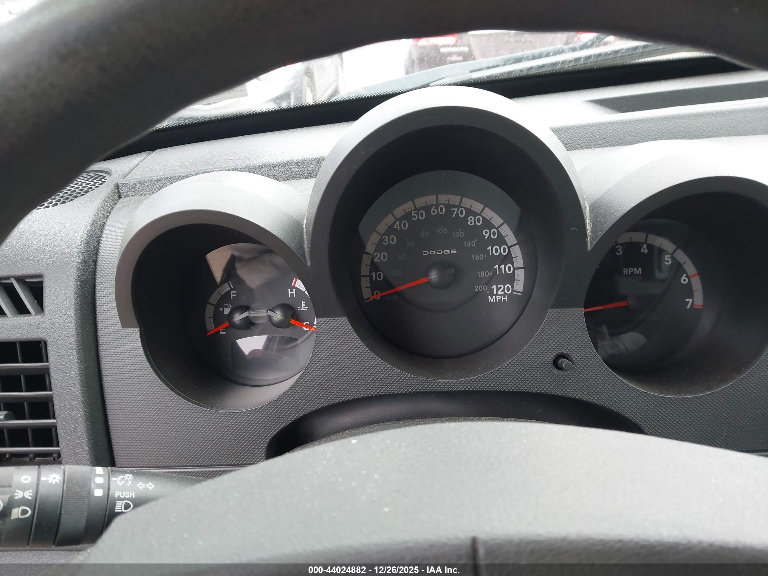DODGE NITRO image 7