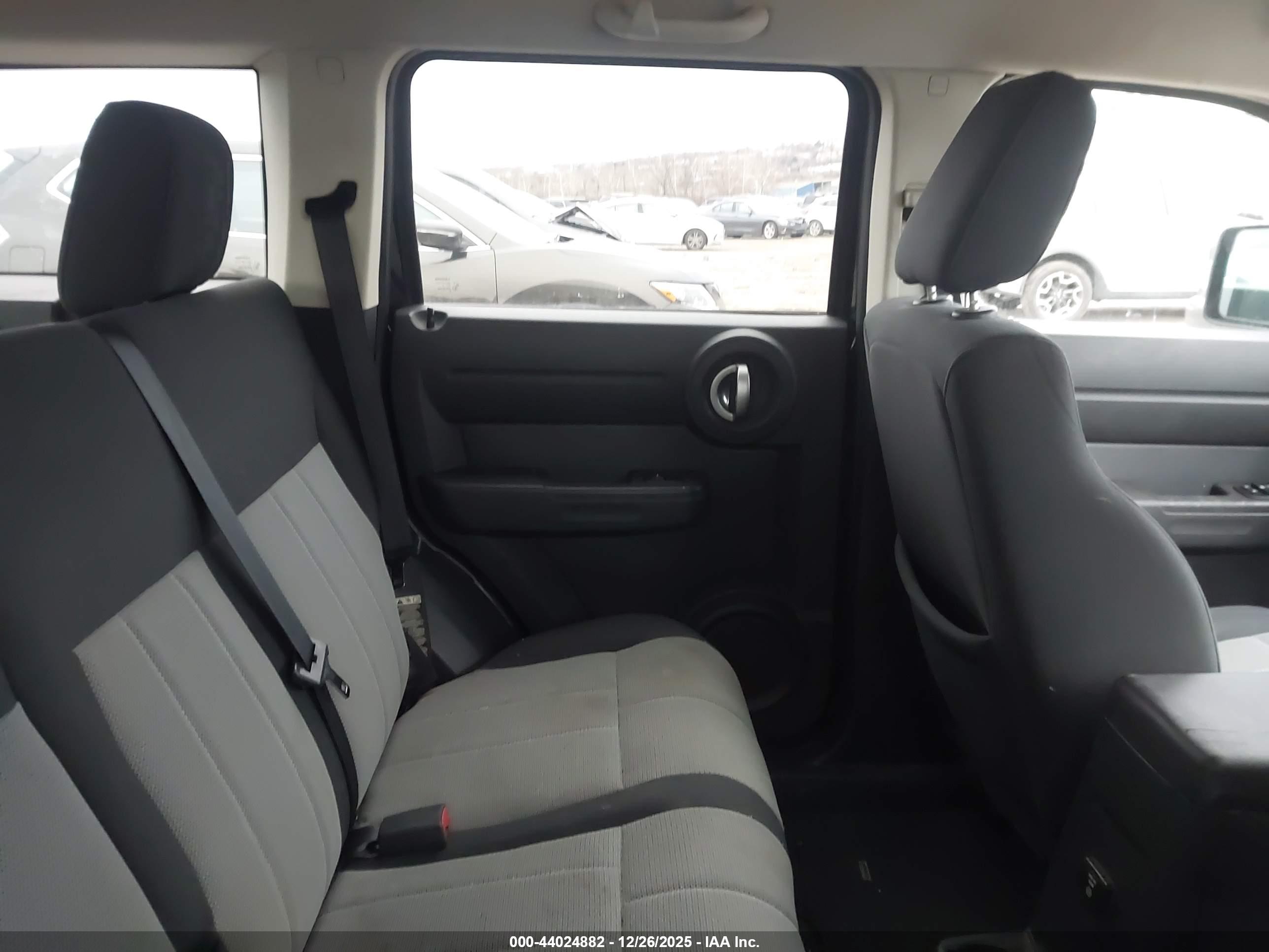 DODGE NITRO image 8