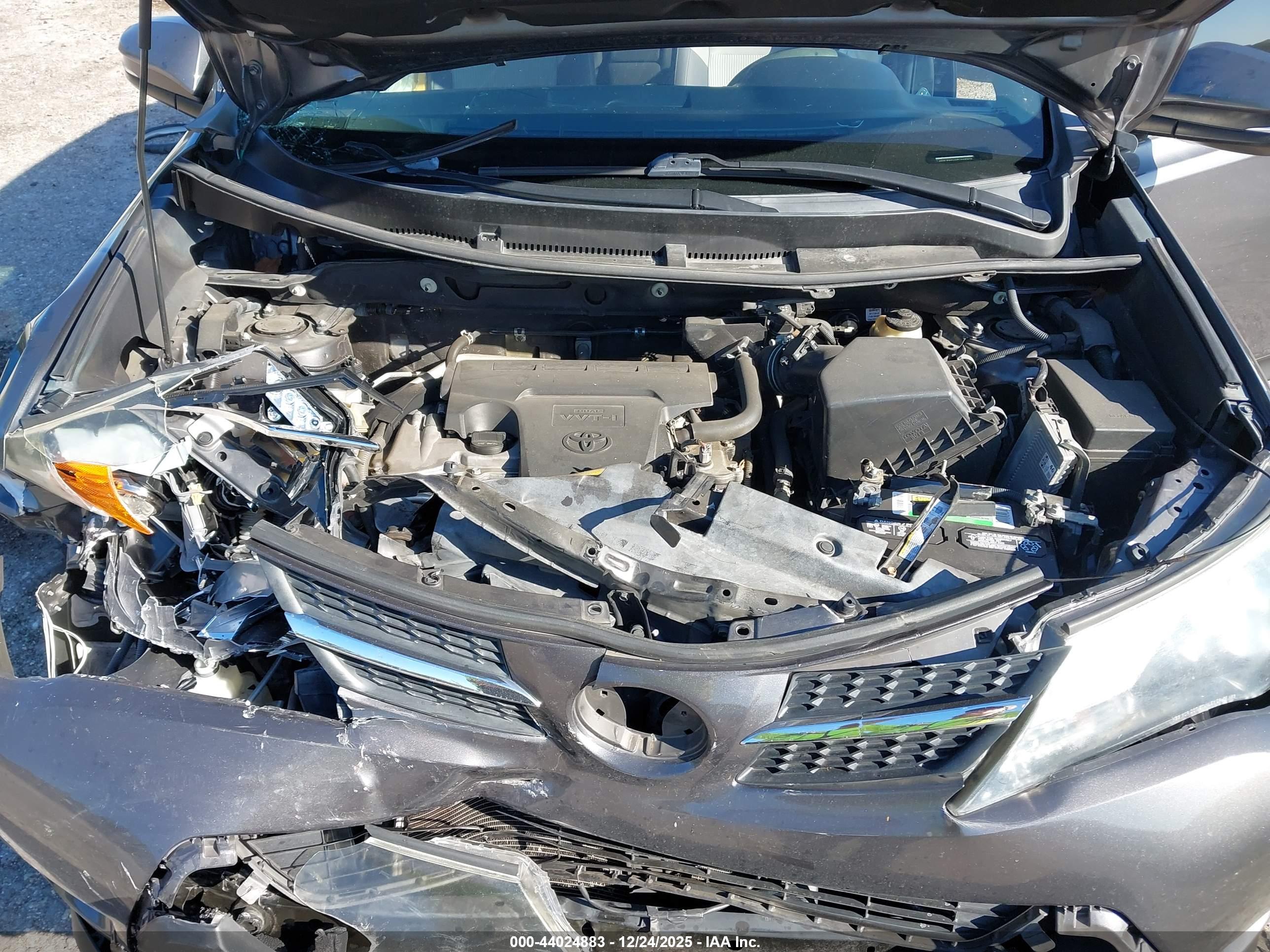 TOYOTA RAV4 image 10