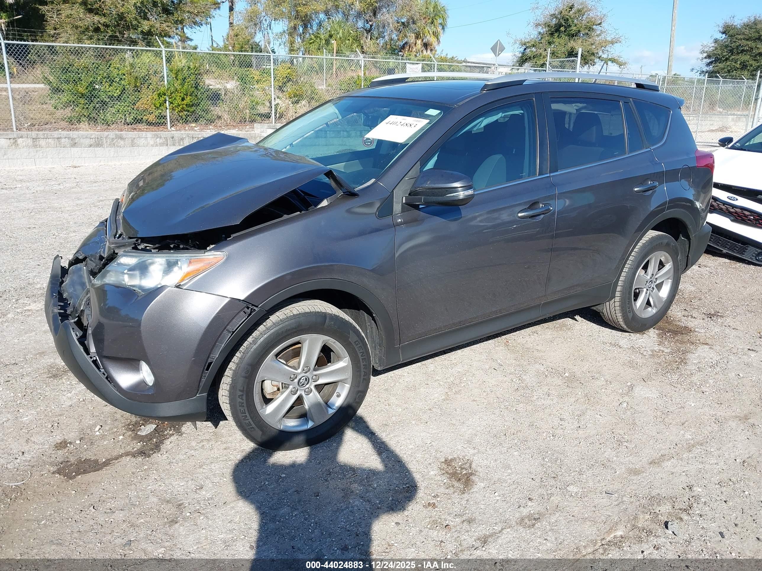 TOYOTA RAV4 image 2