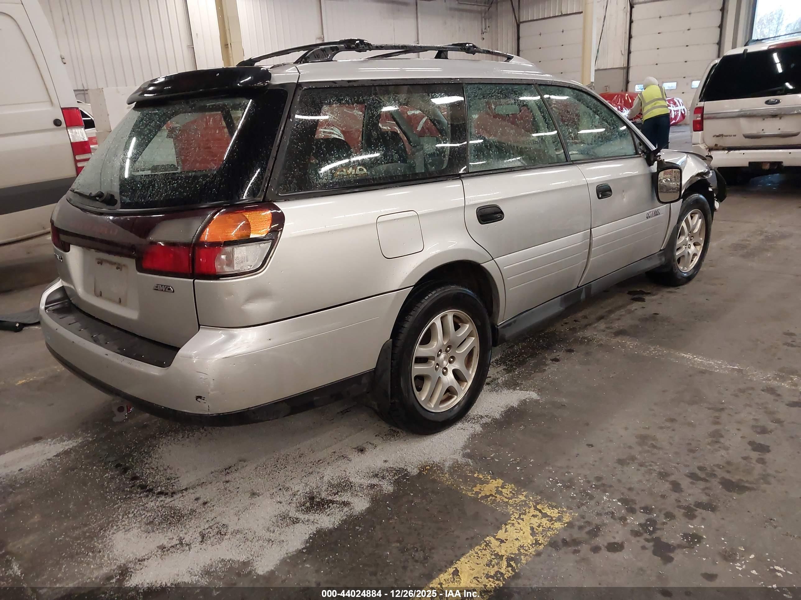 SUBARU OUTBACK image 4