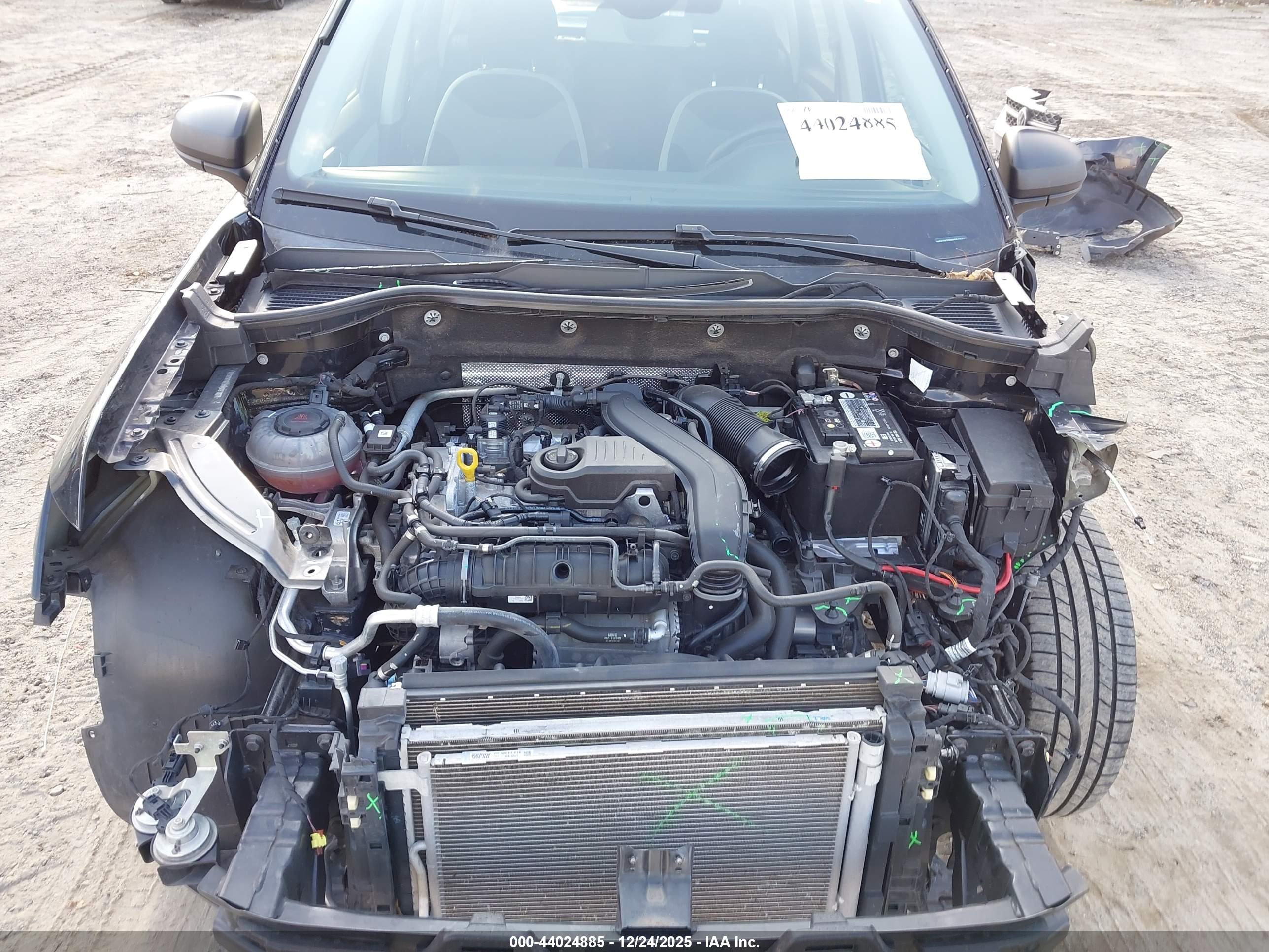 VOLKSWAGEN TAOS image 10