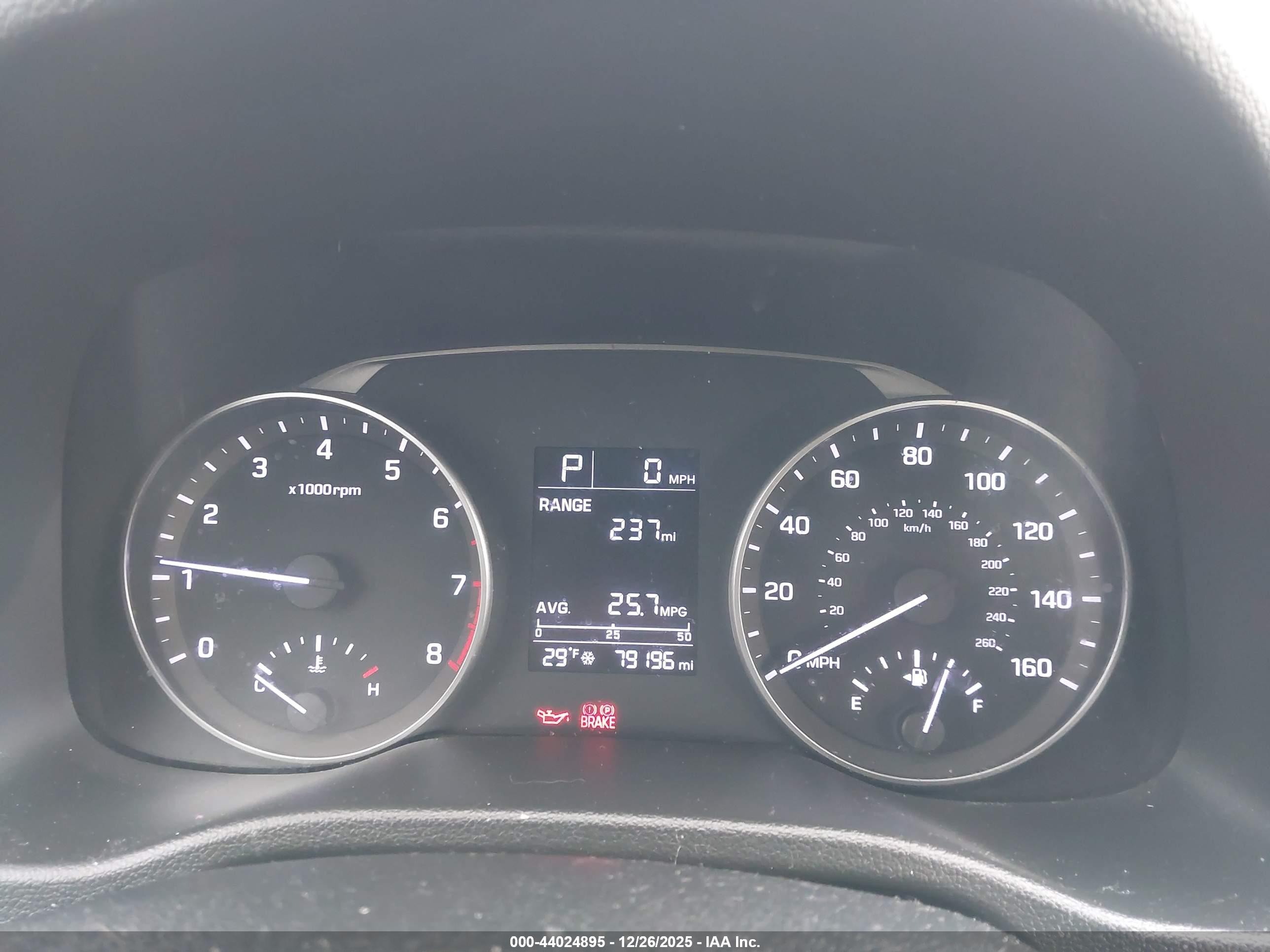 HYUNDAI ELANTRA image 7