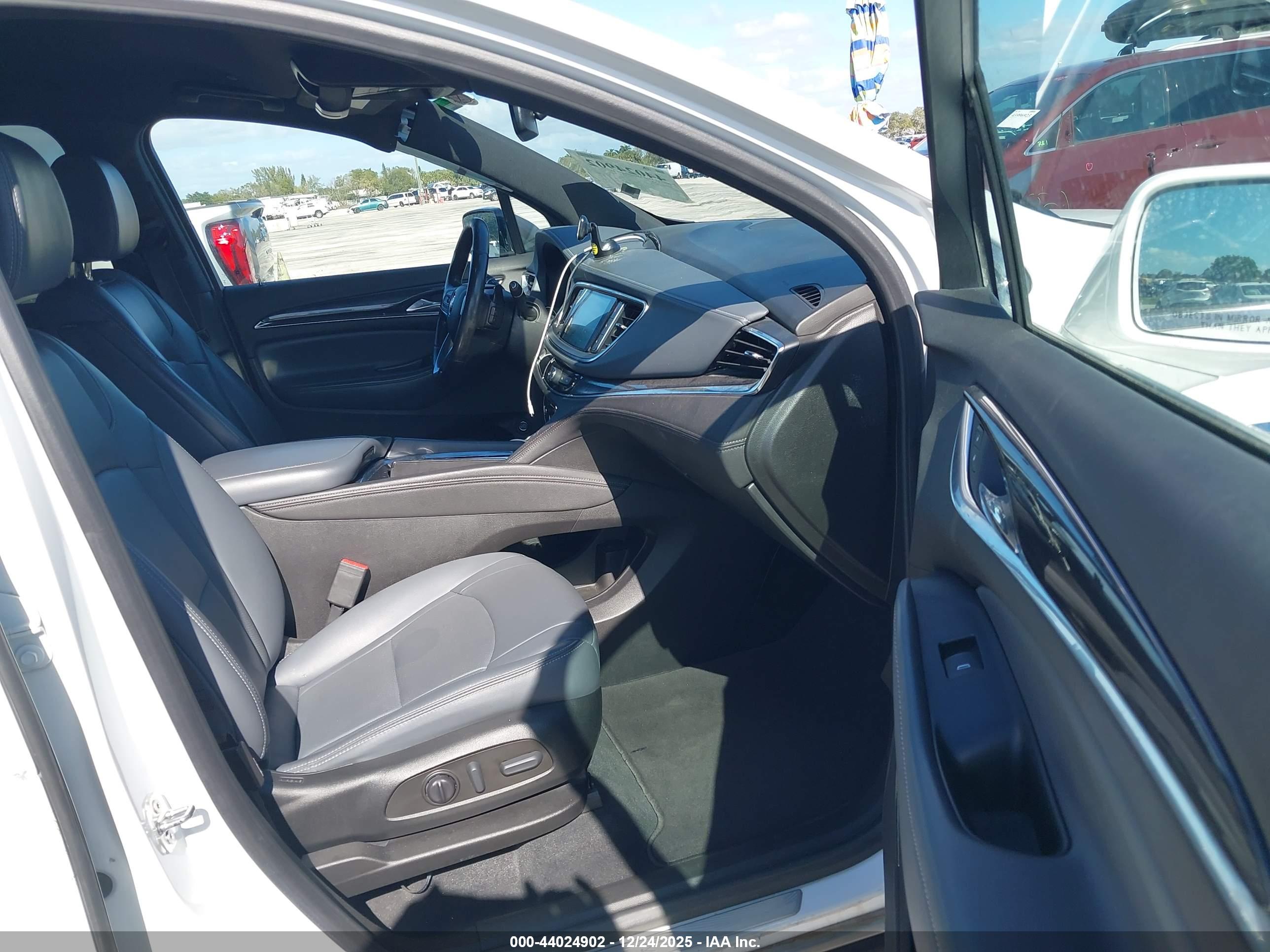 BUICK ENCLAVE image 5
