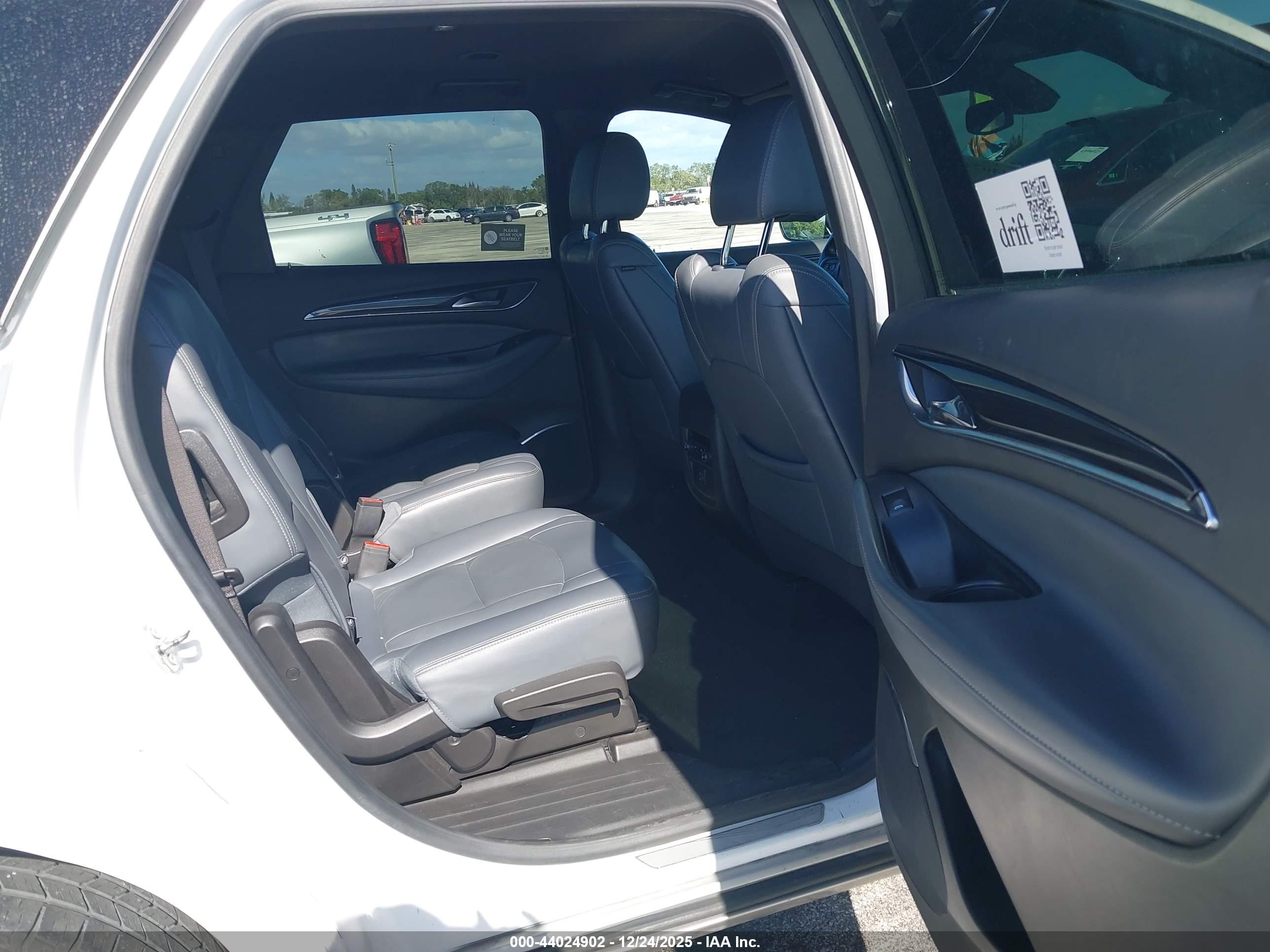 BUICK ENCLAVE image 8