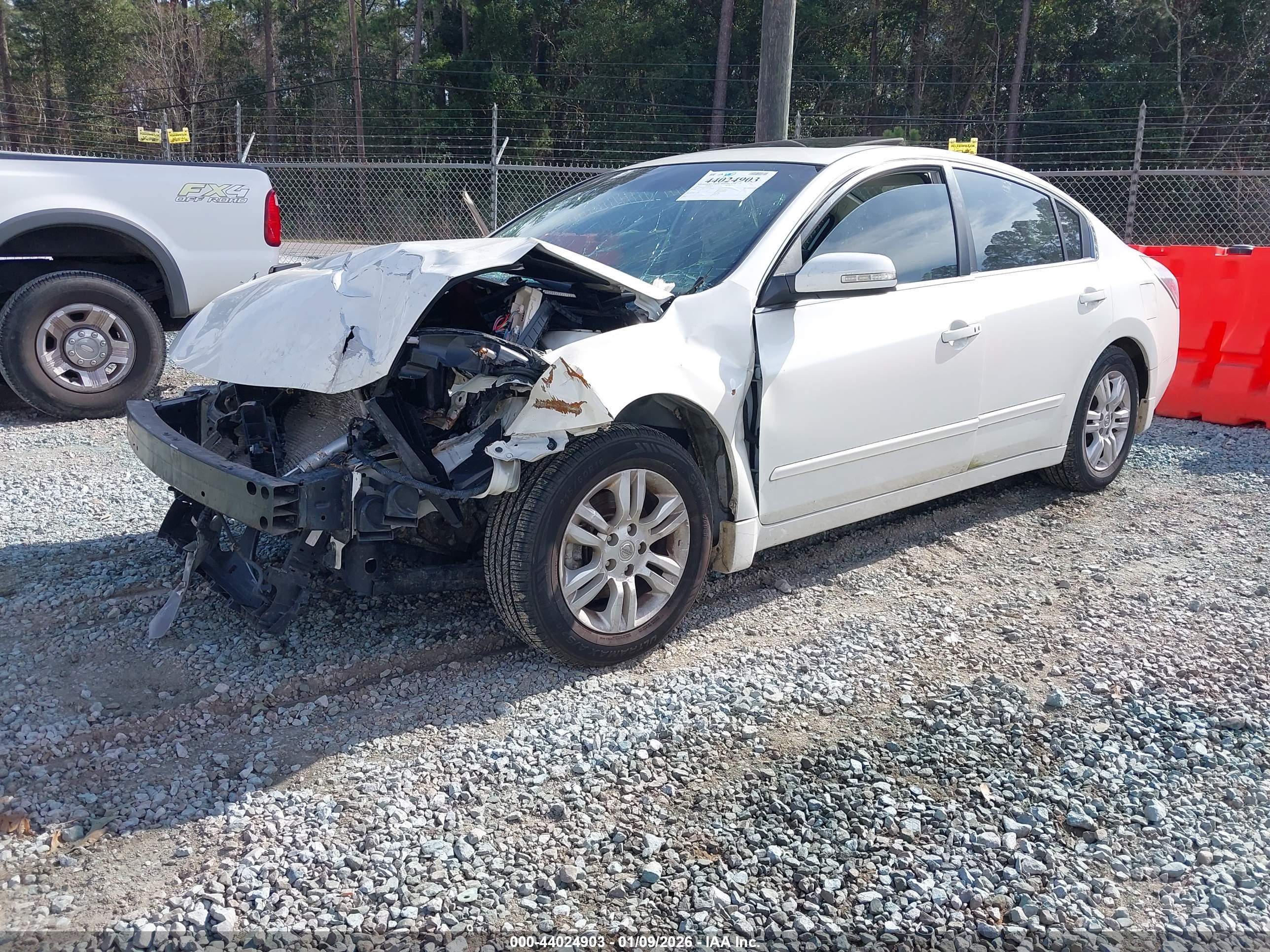 NISSAN ALTIMA image 2
