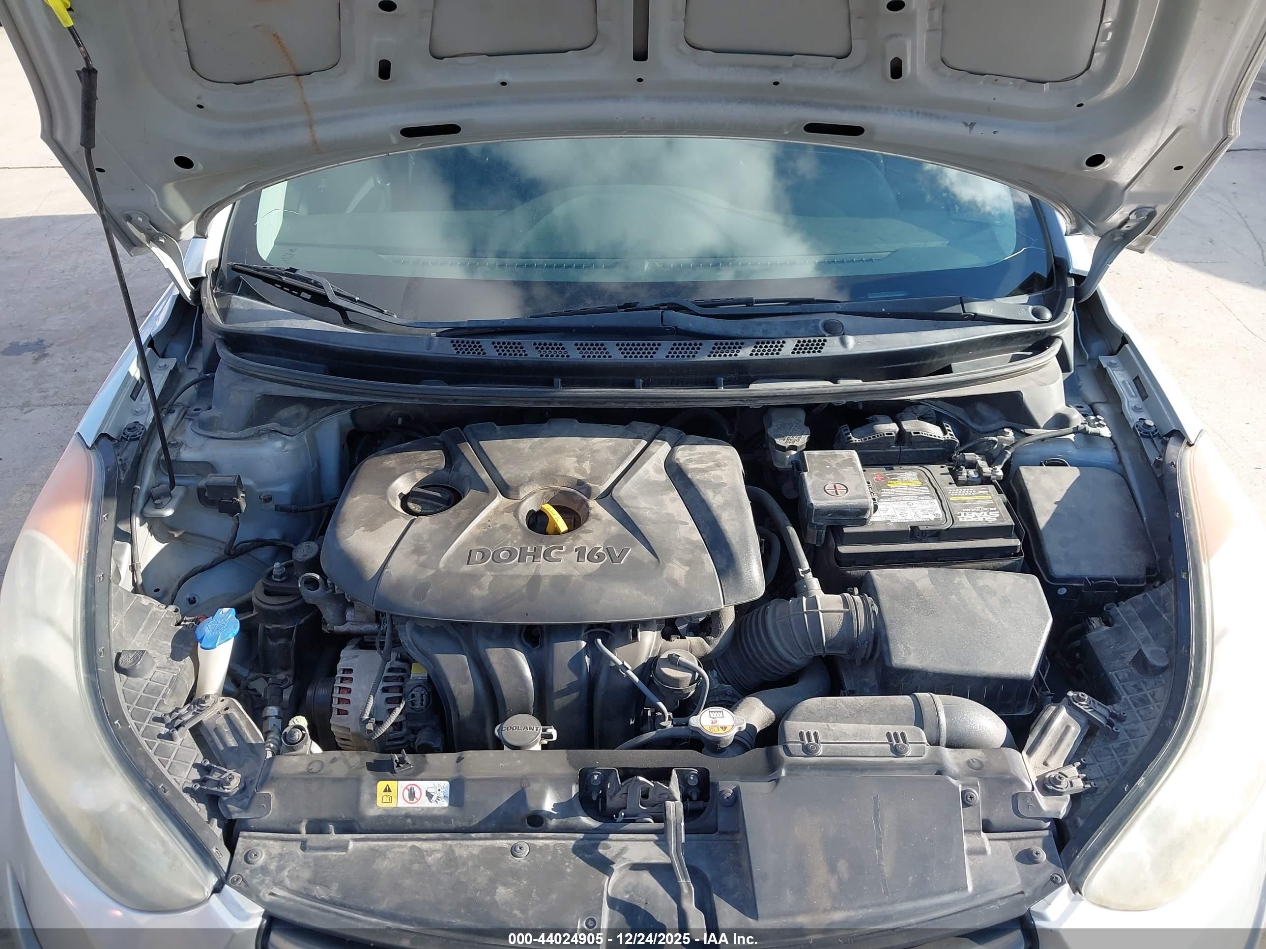 HYUNDAI ELANTRA image 10
