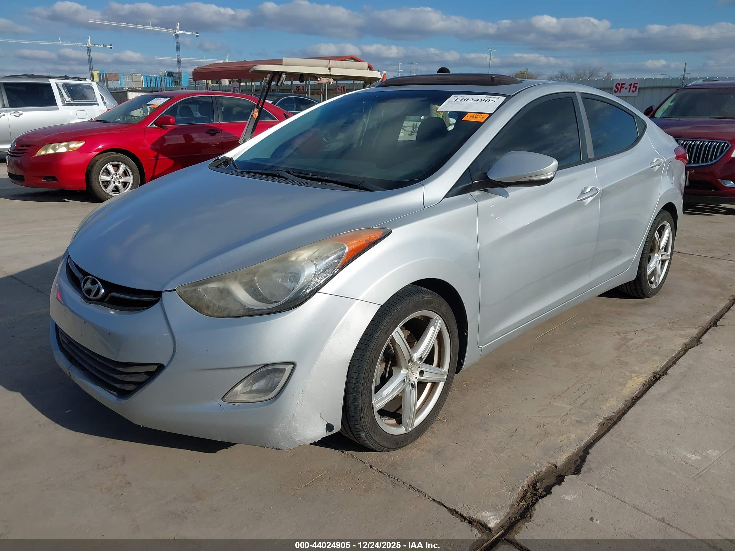 HYUNDAI ELANTRA image 2