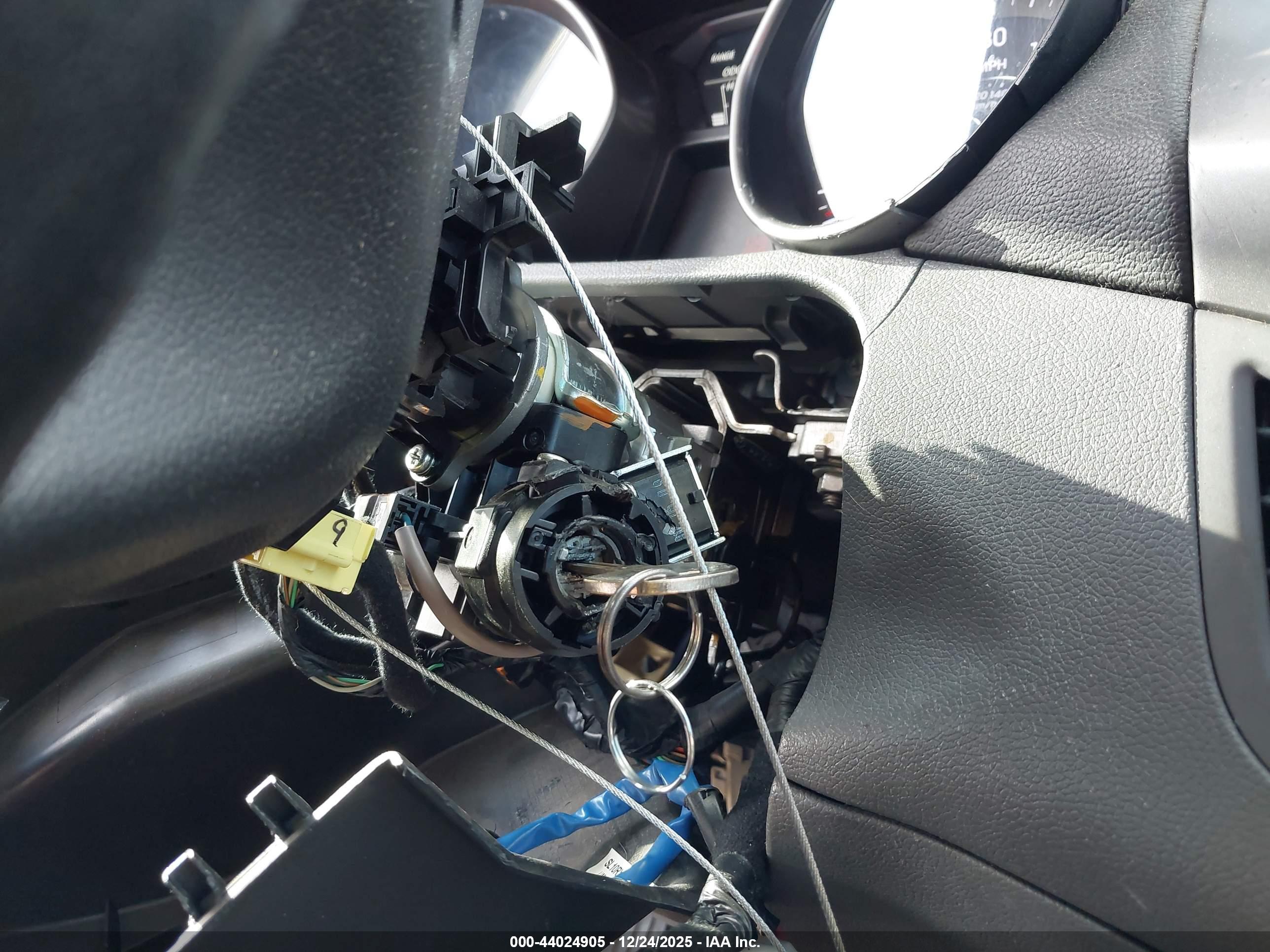 HYUNDAI ELANTRA image 6