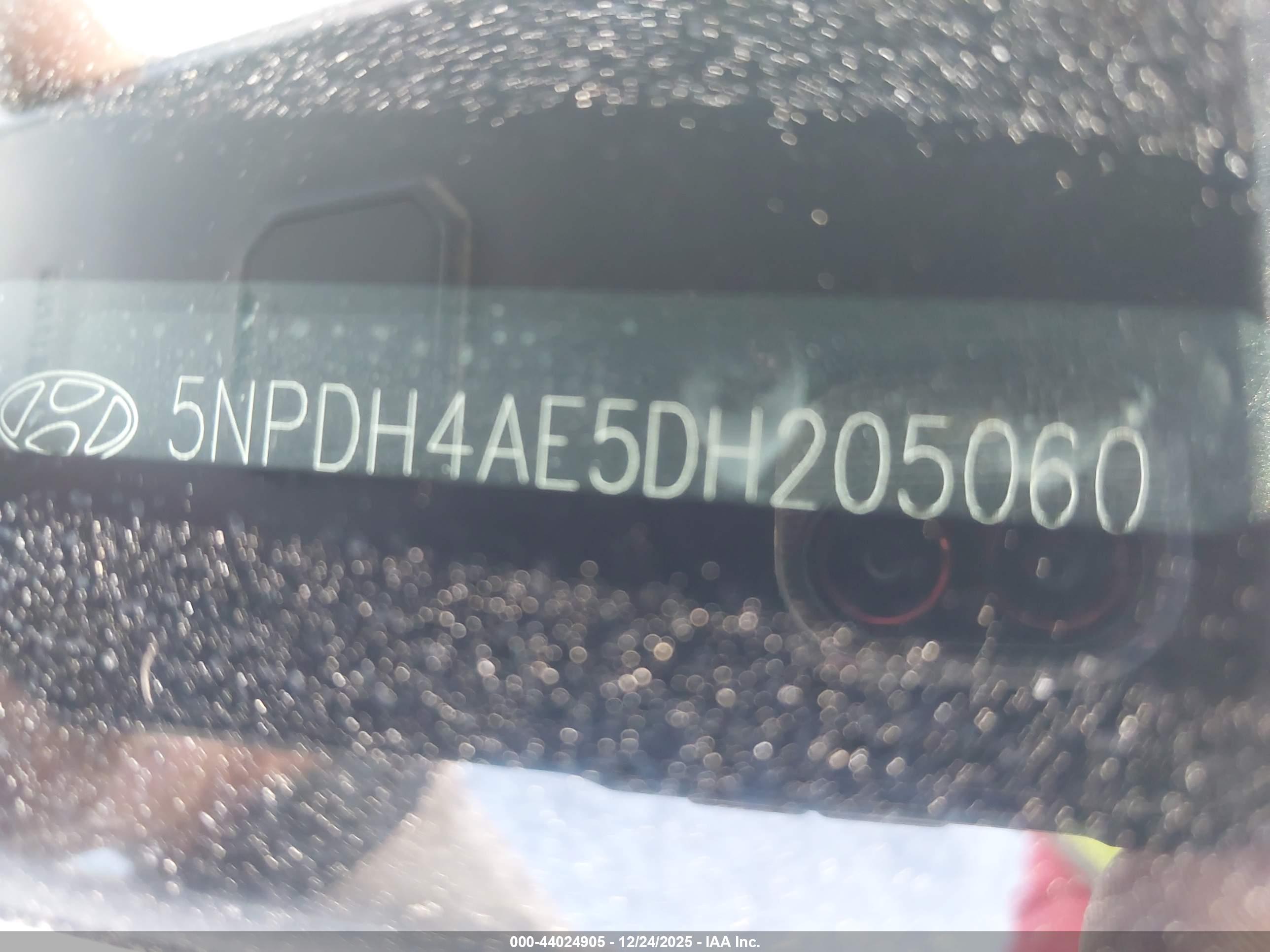 HYUNDAI ELANTRA image 9