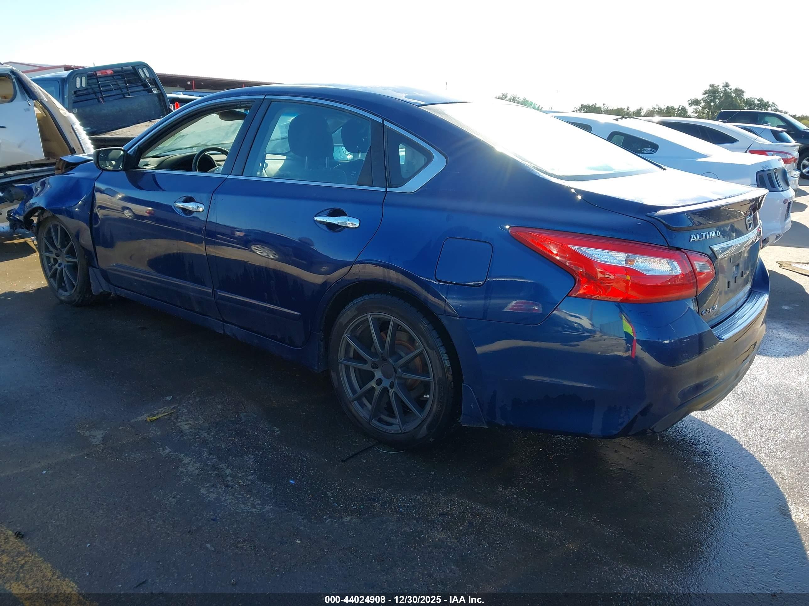 NISSAN ALTIMA image 3