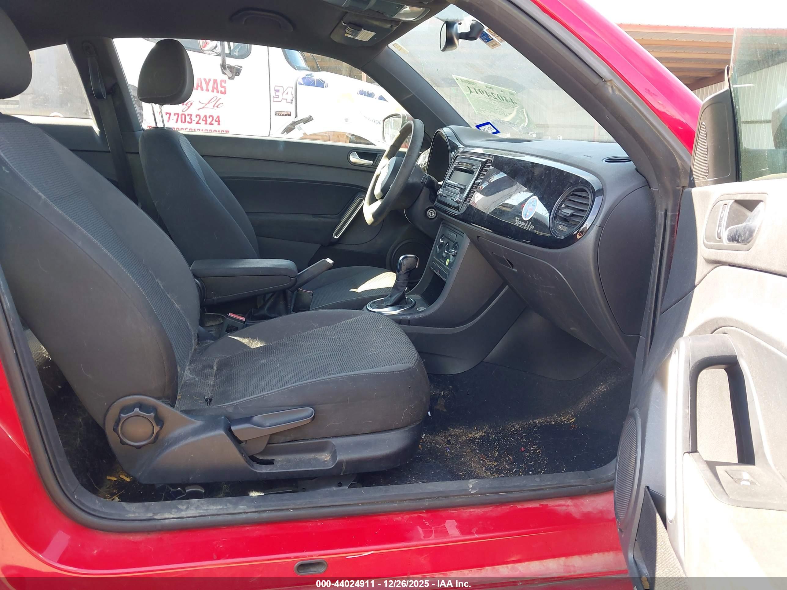 VOLKSWAGEN BEETLE image 5