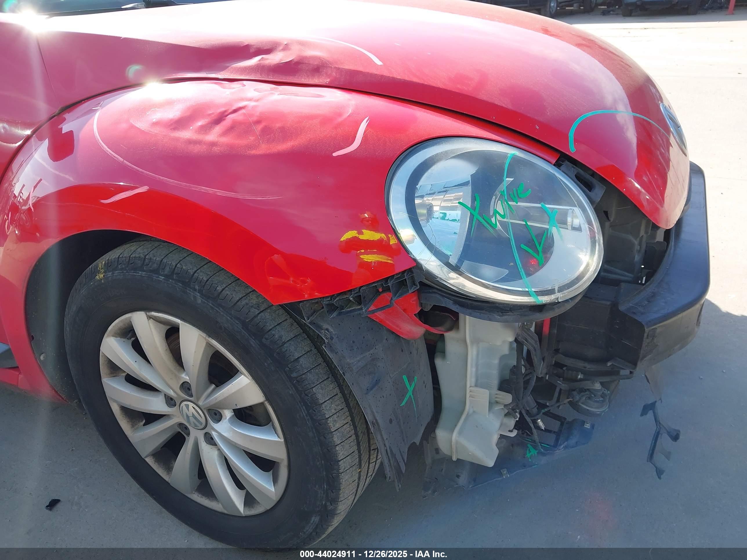 VOLKSWAGEN BEETLE image 6