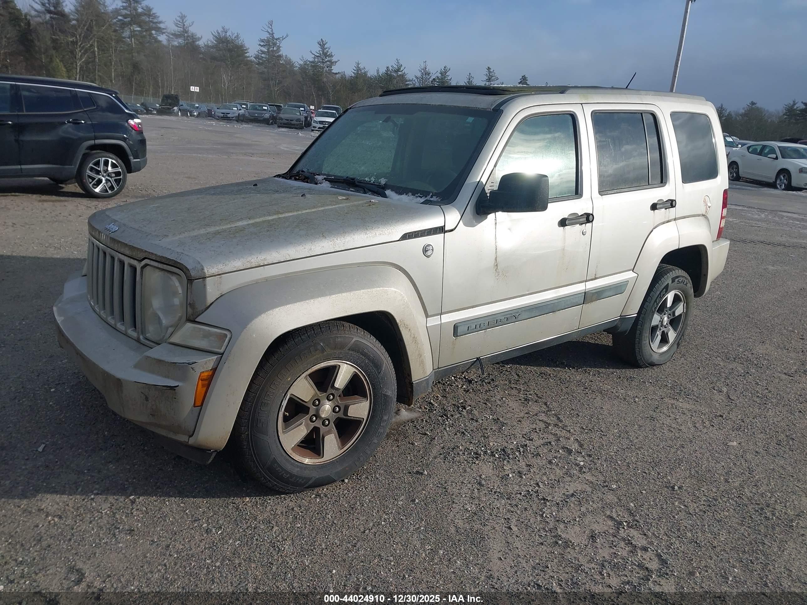 JEEP LIBERTY image 2