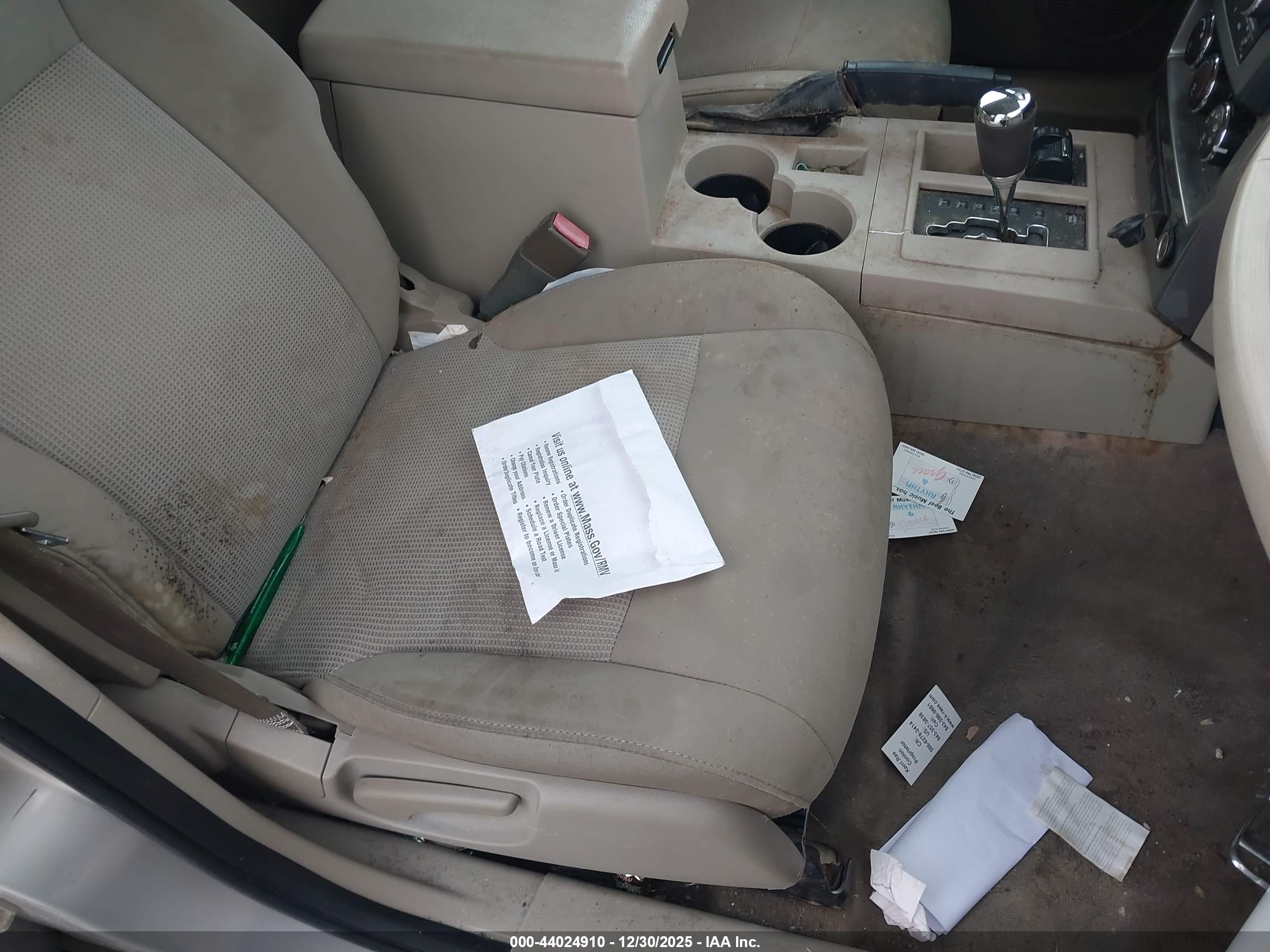 JEEP LIBERTY image 6