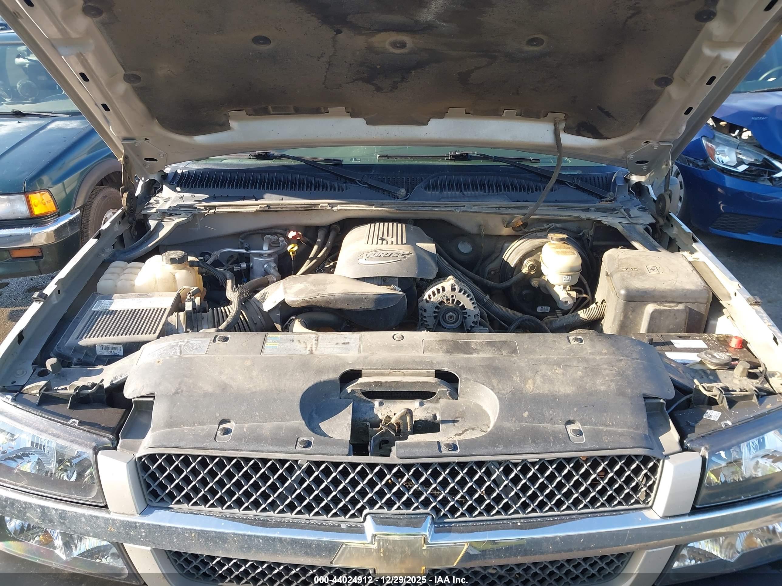 CHEVROLET SILVERADO image 10