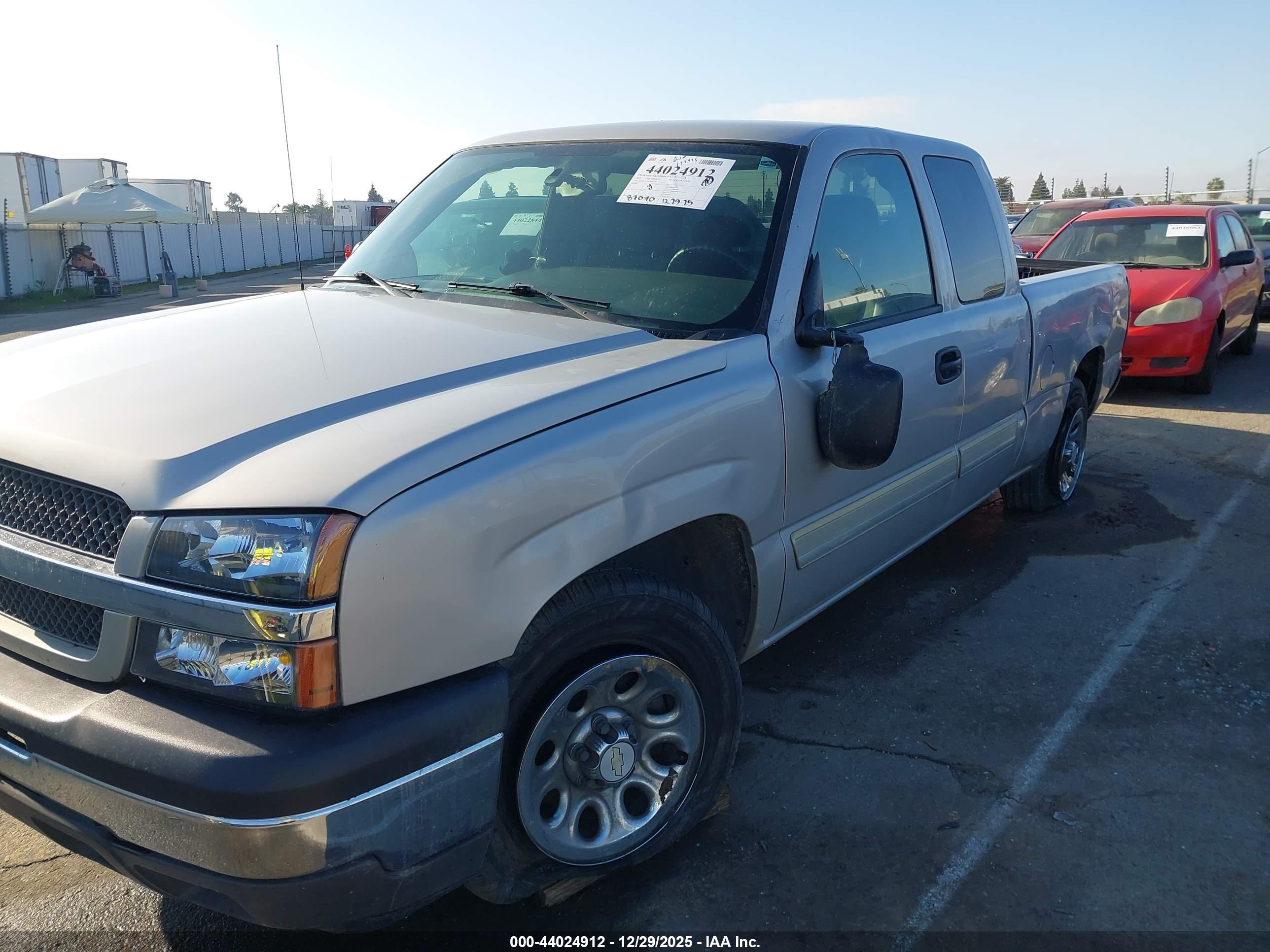 CHEVROLET SILVERADO image 6