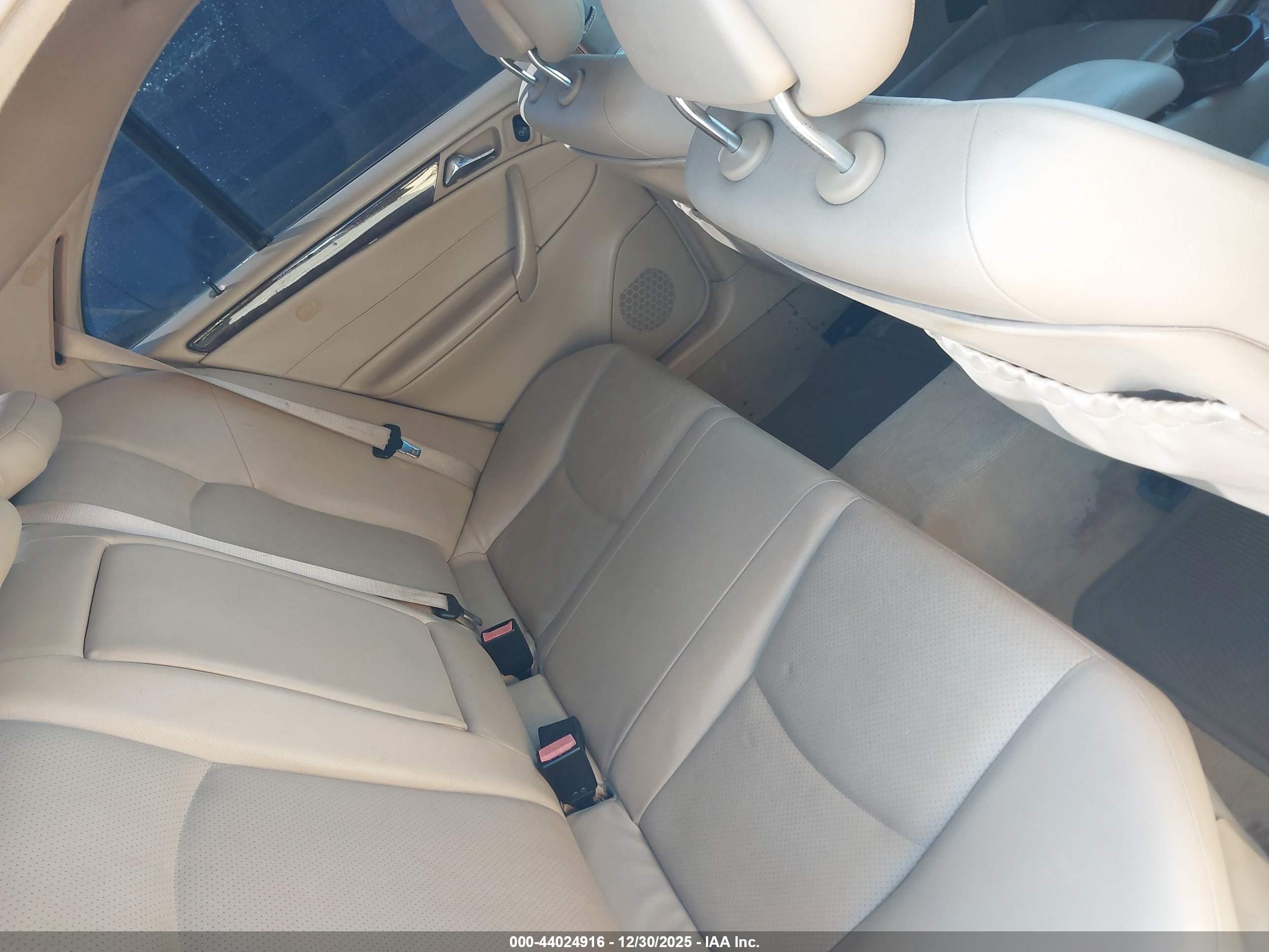 MERCEDES-BENZ C image 8