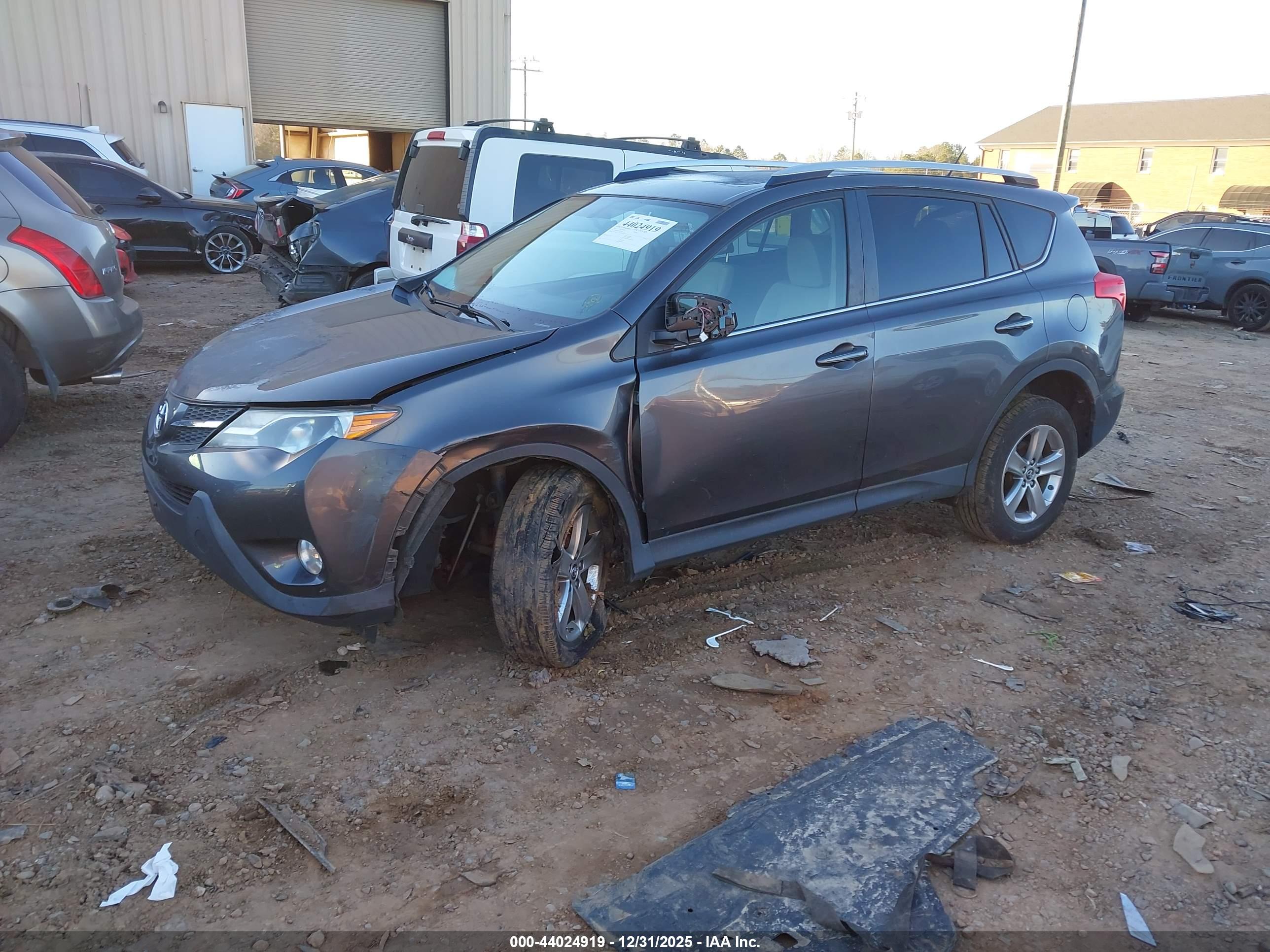 TOYOTA RAV4 image 2