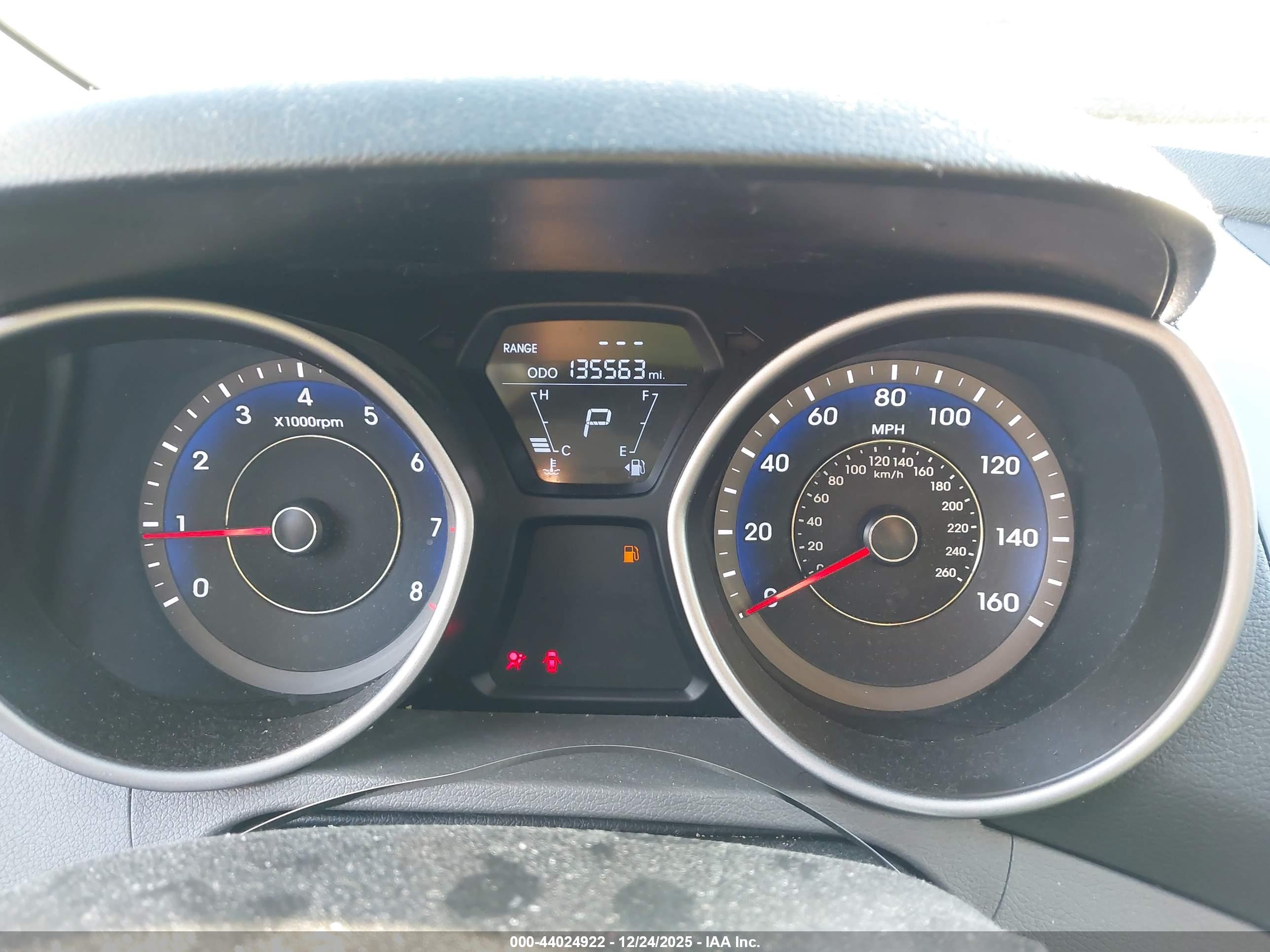 HYUNDAI ELANTRA image 7