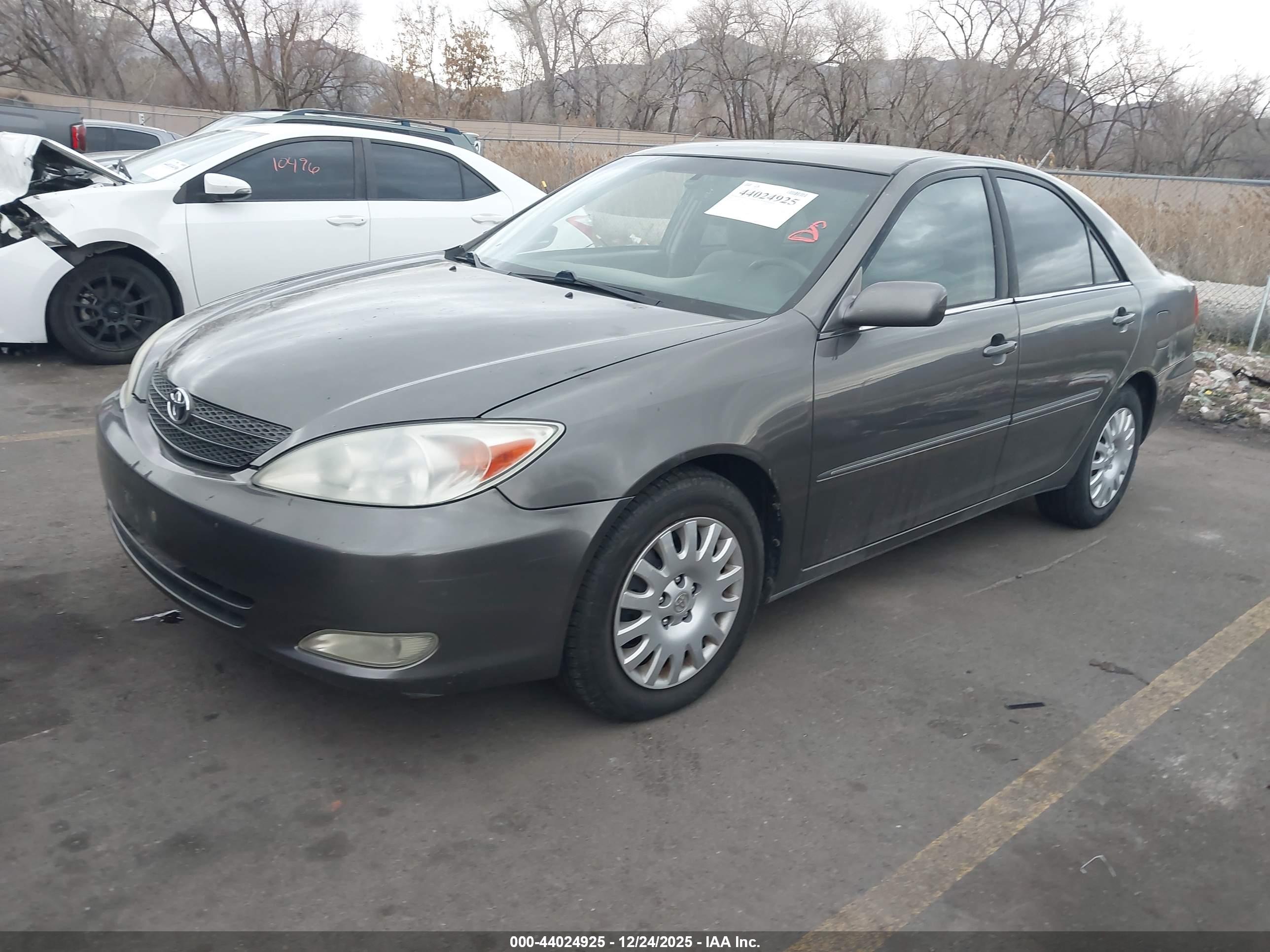 TOYOTA CAMRY image 2