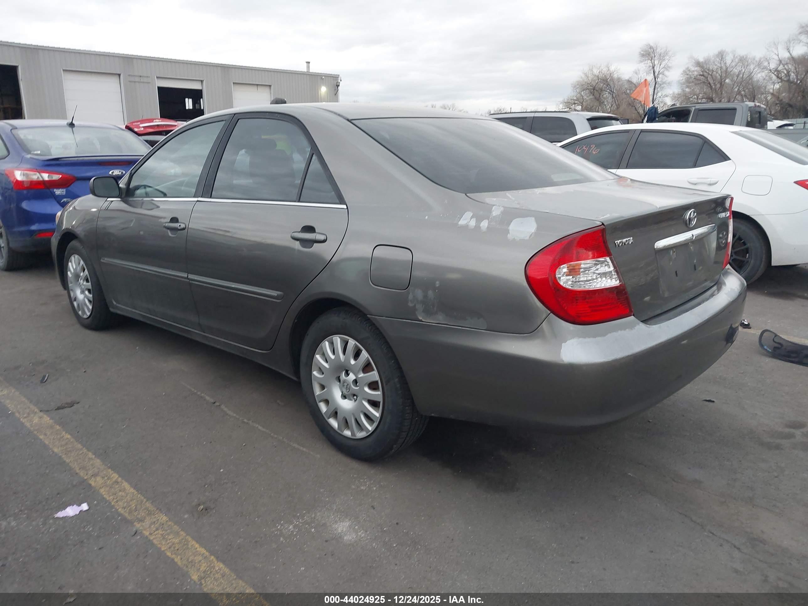 TOYOTA CAMRY image 3