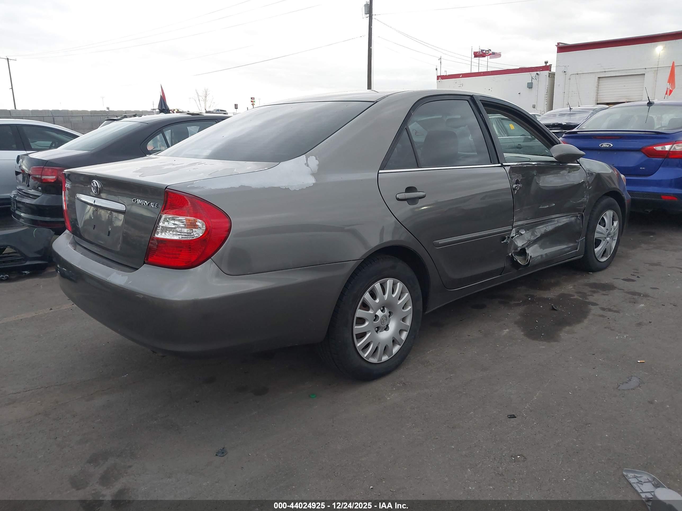 TOYOTA CAMRY image 4
