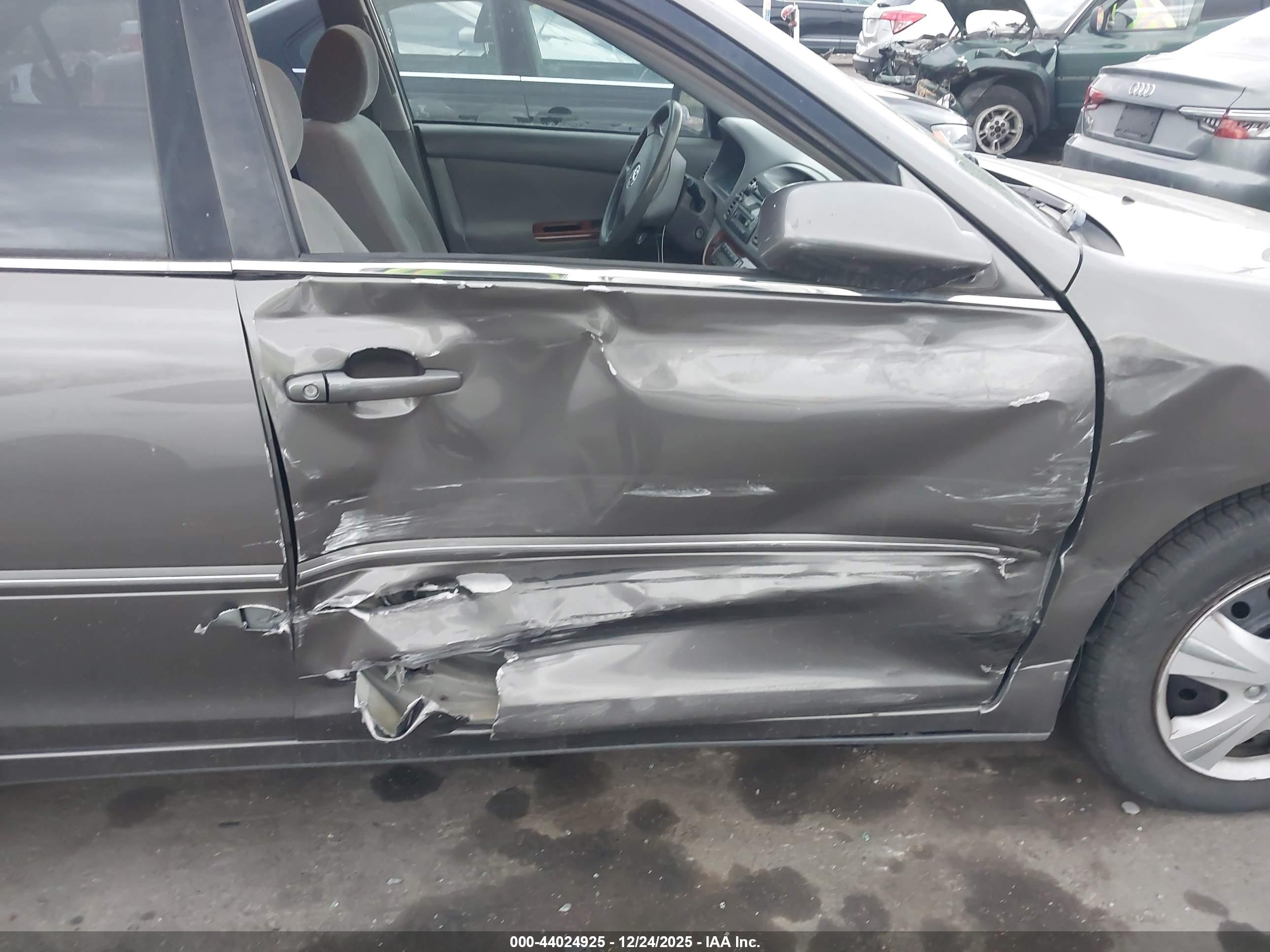 TOYOTA CAMRY image 6