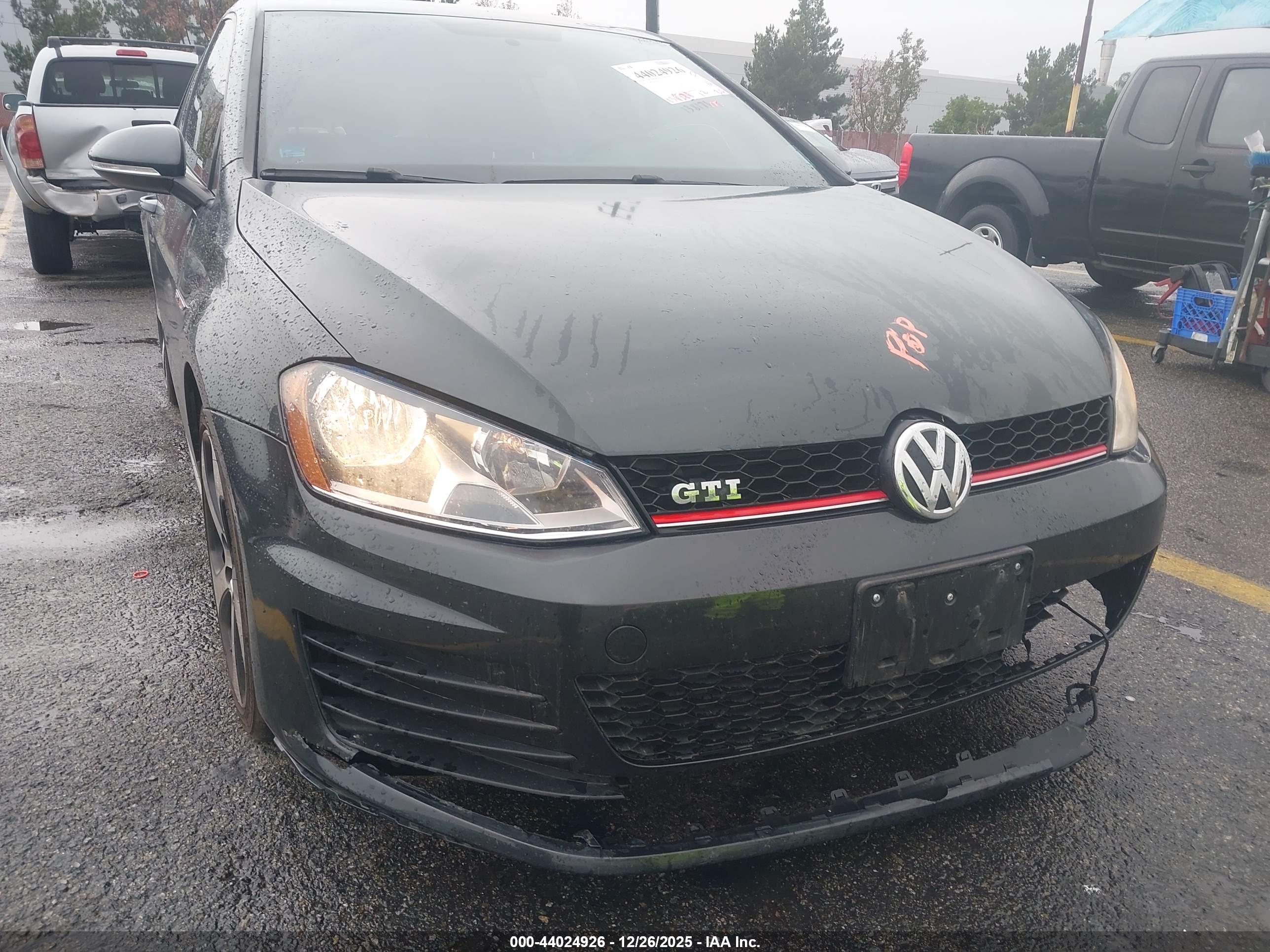 VOLKSWAGEN GOLF image 6