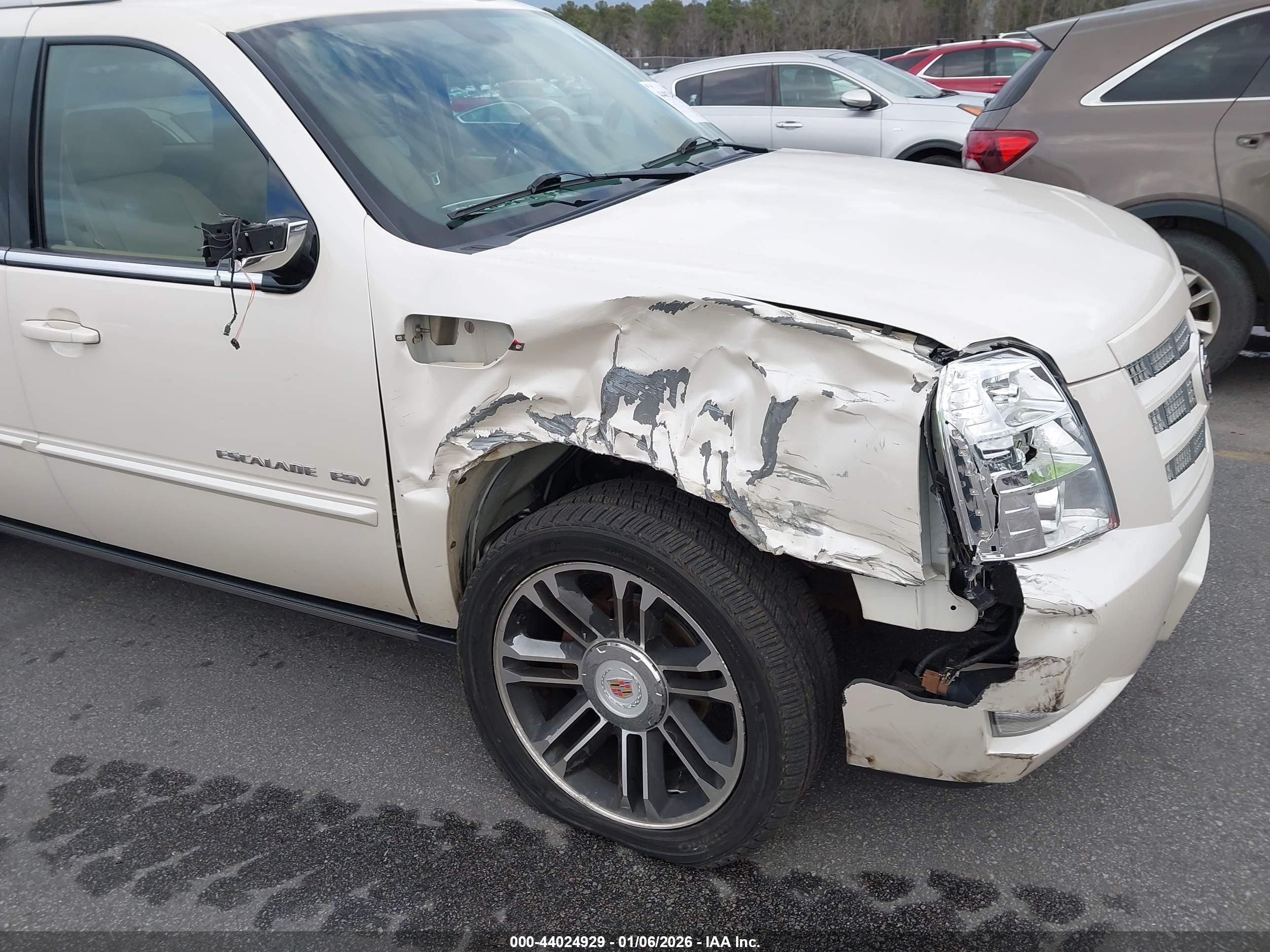 CADILLAC ESCALADE image 6
